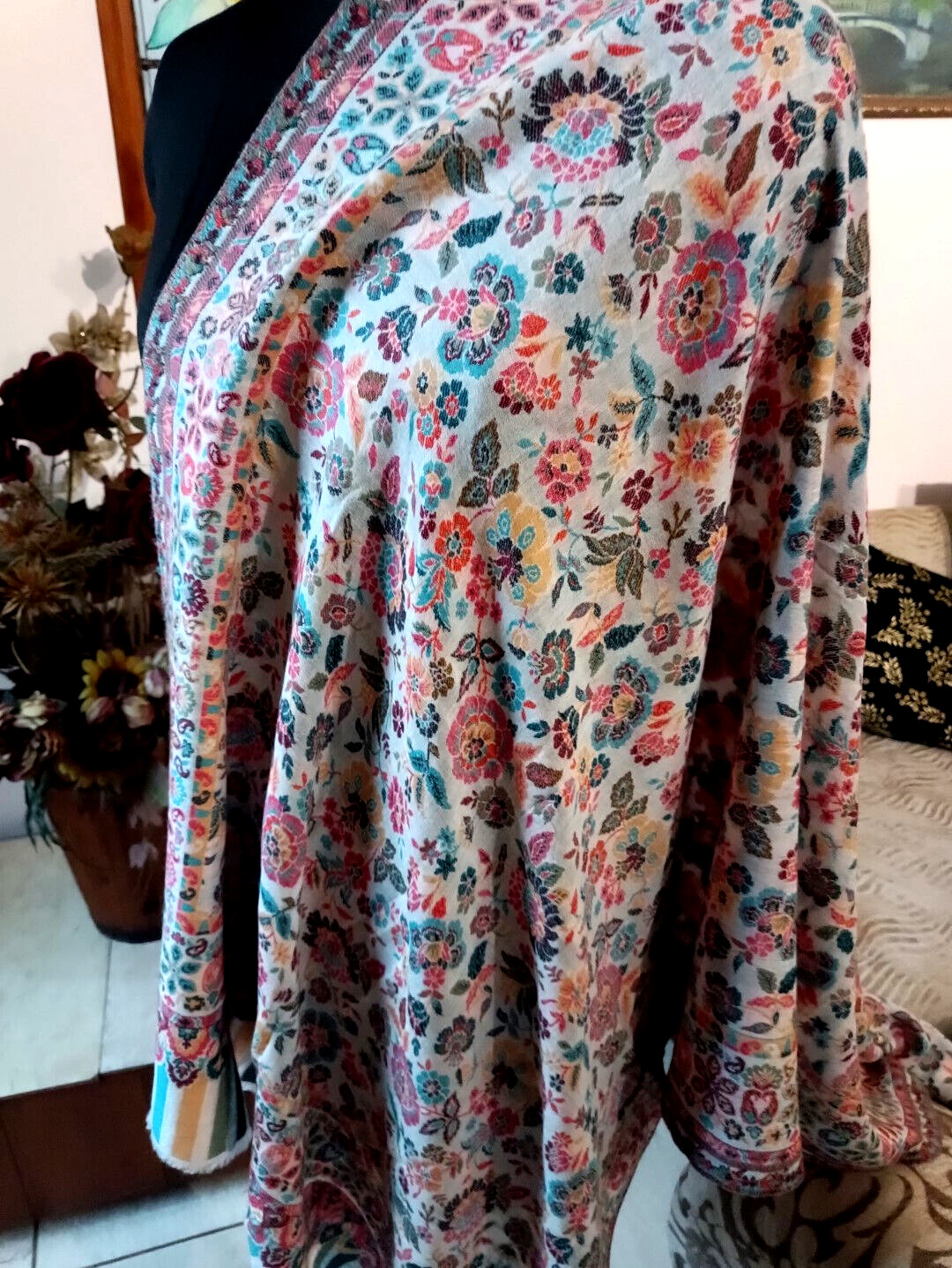 Off white Superfine Soft Pashmina Handwoven Kani Scarf 100% Cashmere Wrap Floral
