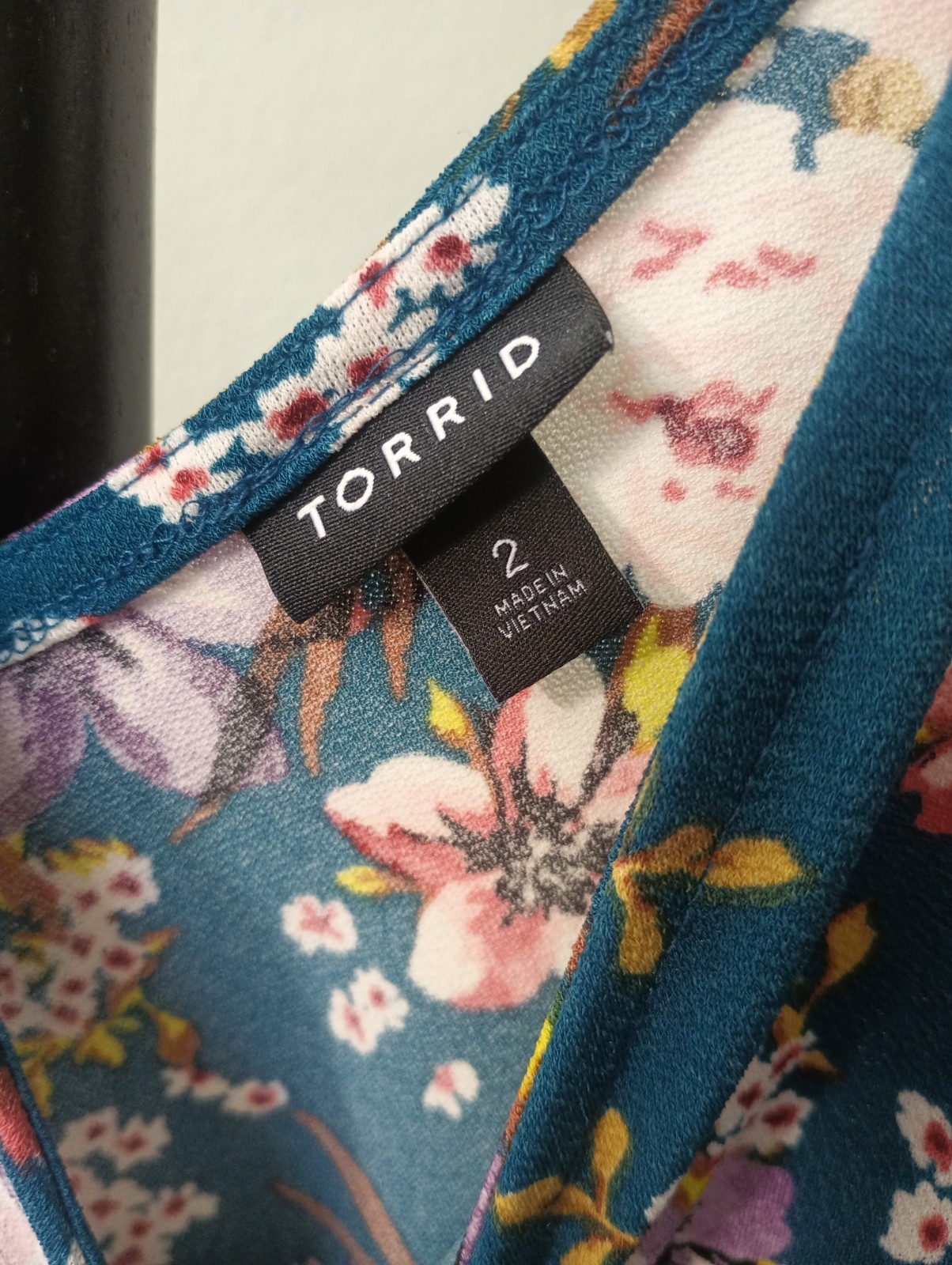Torrid 2x Cold Shoulder Blue Floral Print Top Size 2 Double Strap 22w/24w