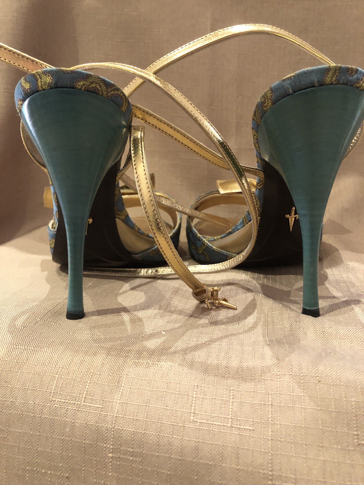 Gorgeous Cesare Paciotti Jacquard Silk Heels Shoes 3 81/2 Excellent Cond.