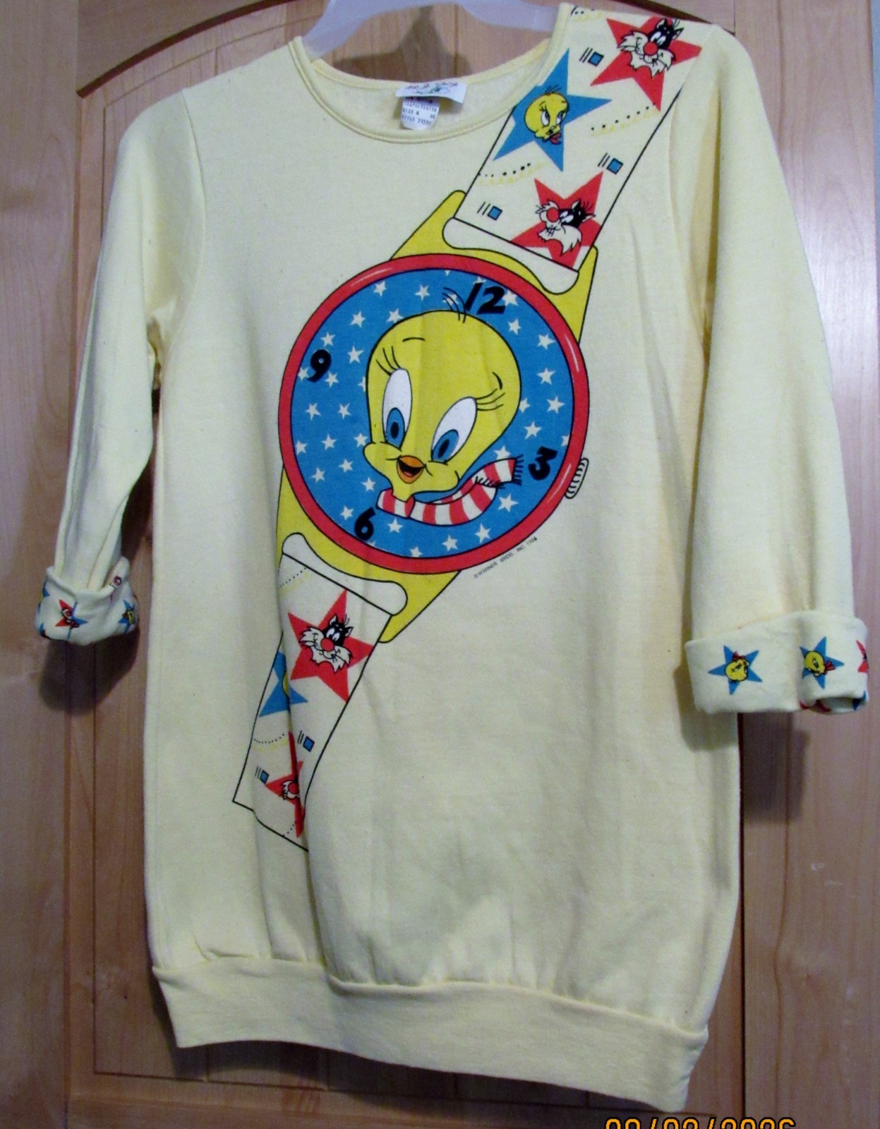 Vintage Women’s Tweety & Sylvester sweatshirt Medium, 1986