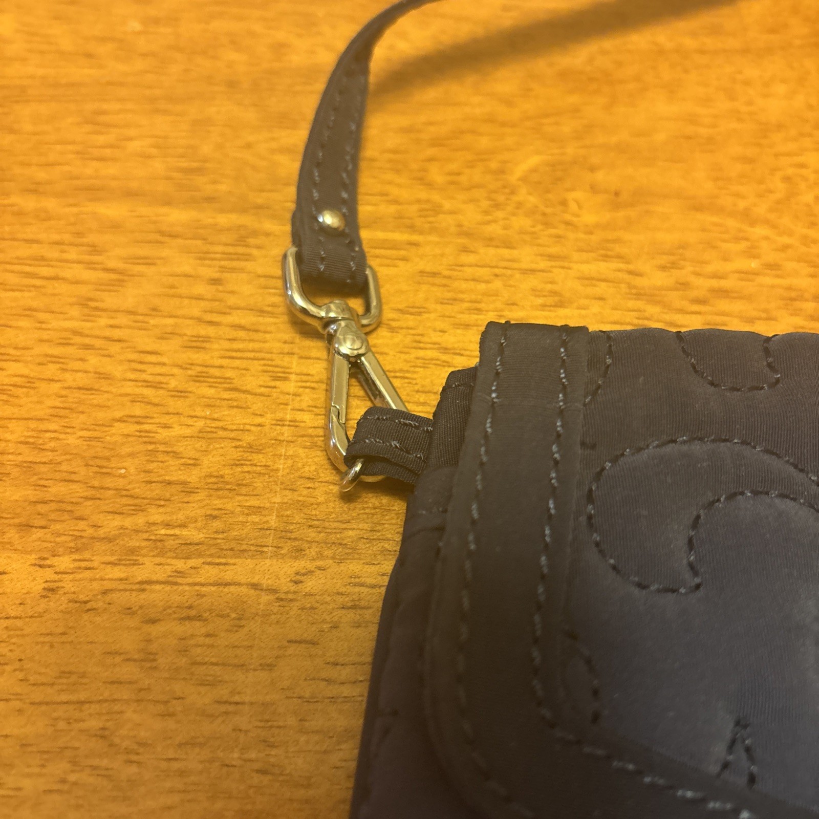 Sleek Y2K Vera Bradley Black Quilted Lightweight Pouch Push Lock / Zip