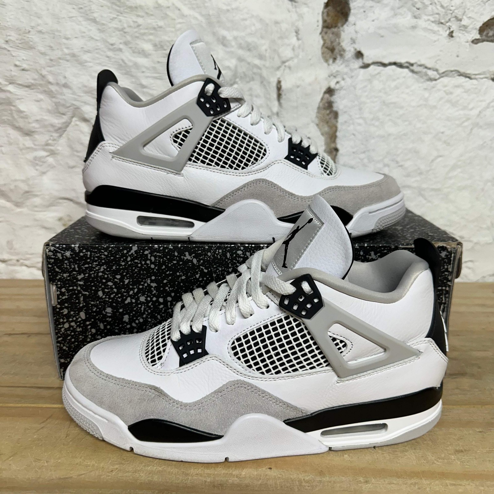 Air Jordan 4 ‘Military Black’ Men’s Size 10 Pre-owned Sneakers DH6927-111
