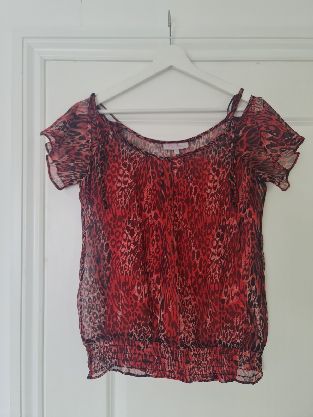 Woman’s lovely cold shoulder summer top Size 12 . Red/black.
