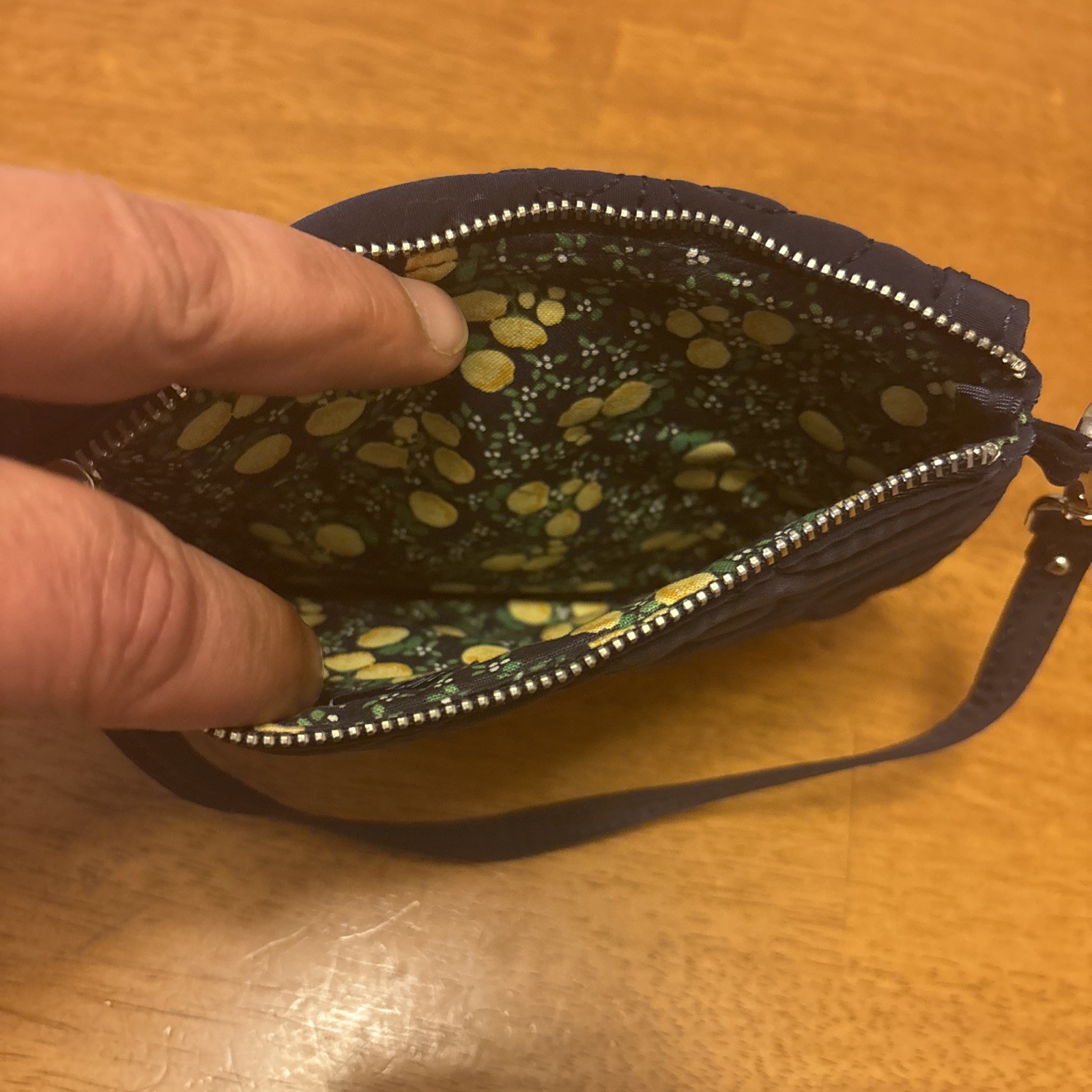 Sleek Y2K Vera Bradley Black Quilted Lightweight Pouch Push Lock / Zip