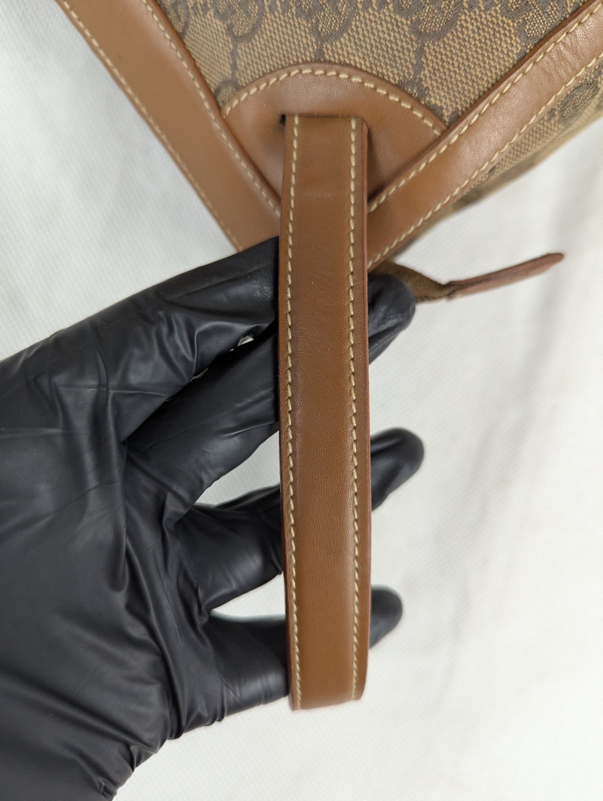 Vintage Gucci GG Supreme monogram pouch Handbag Brown Canvas Leather.