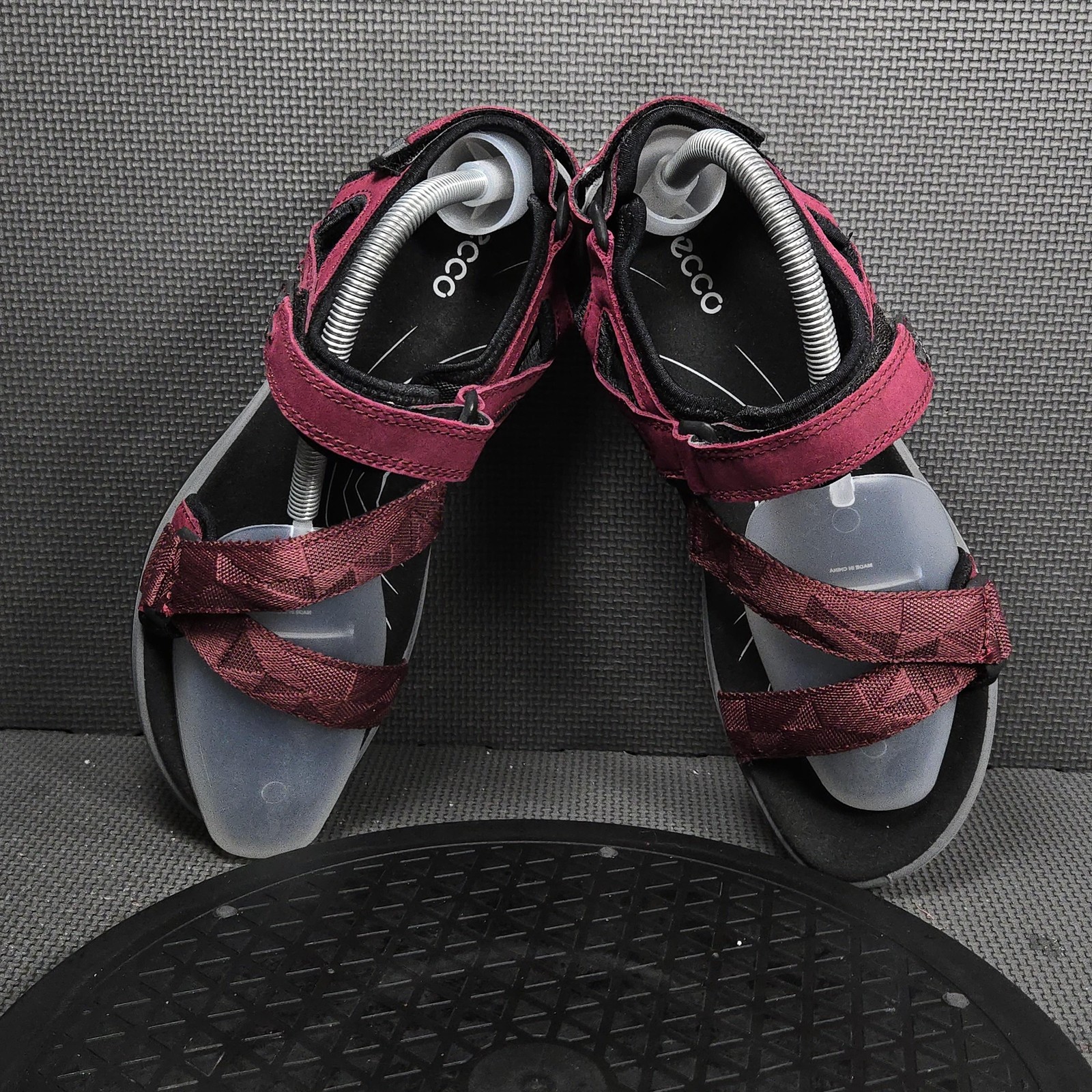 ECCO Sandals Shoes Womens Size 9 Red Strappy Hiking Sport Hook Loop Comfort