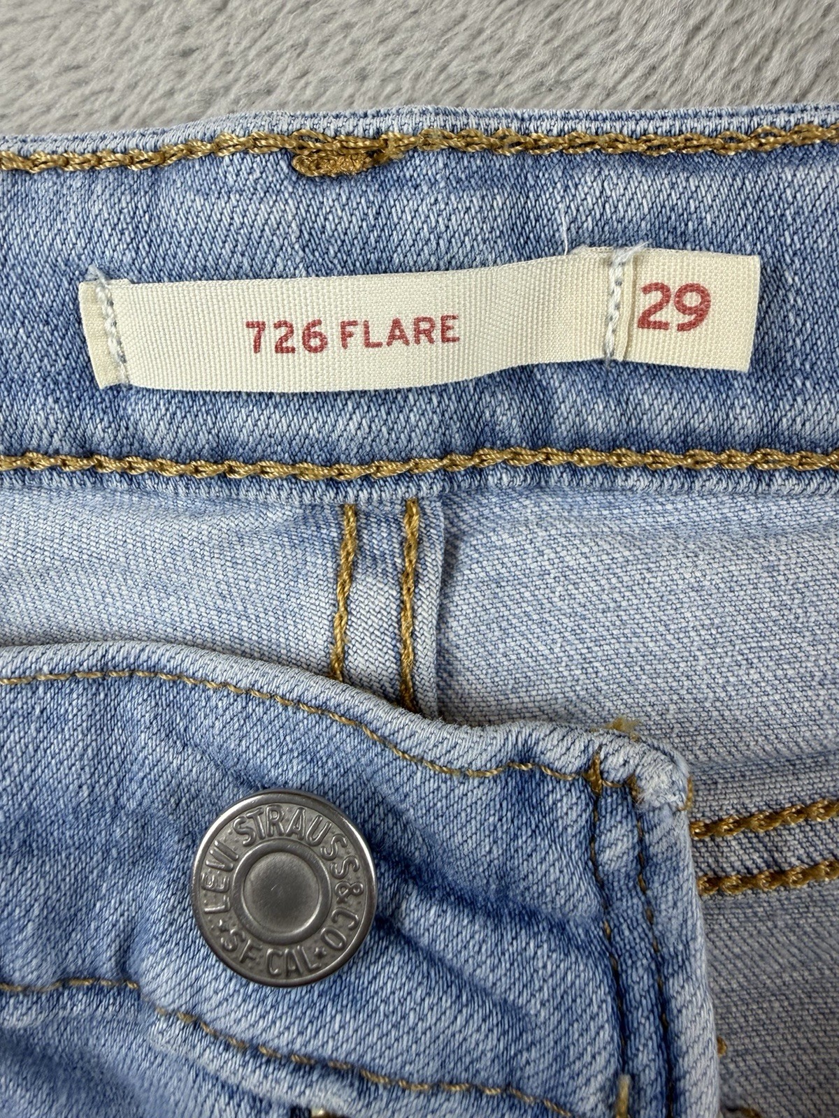 Levi’s 726 Jeans Women’s Size 29 Flare Distressed Denim Light Wash