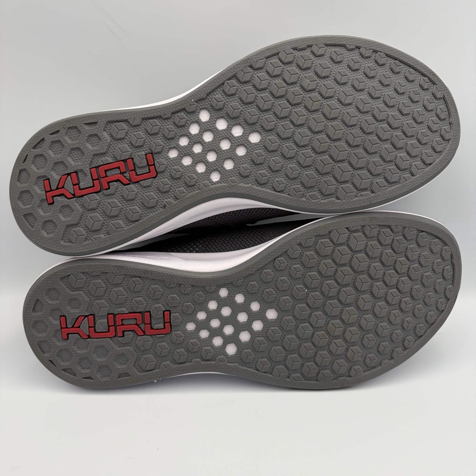 Kuru Atom Slip-On Mens Size 9 Cloud Gray Cardinal Red Walking Shoes Sneakers