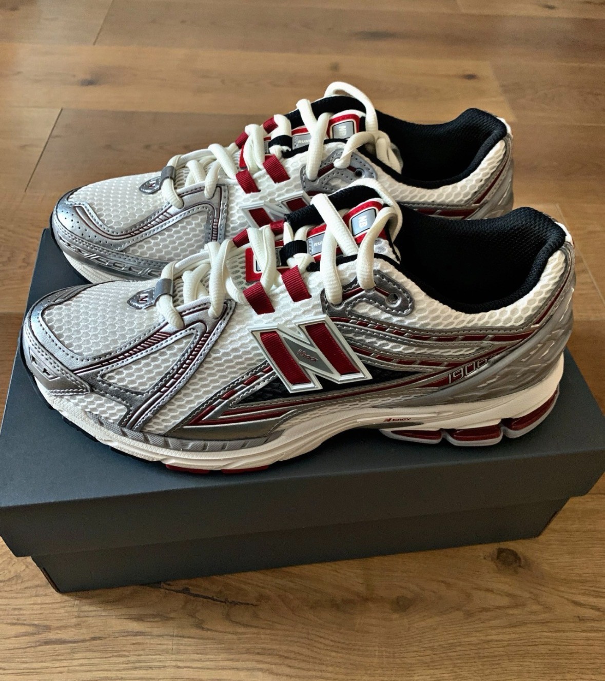 New Balance 1906R M1906REA Silver red Running Lifestyle Shoes Men New With Box