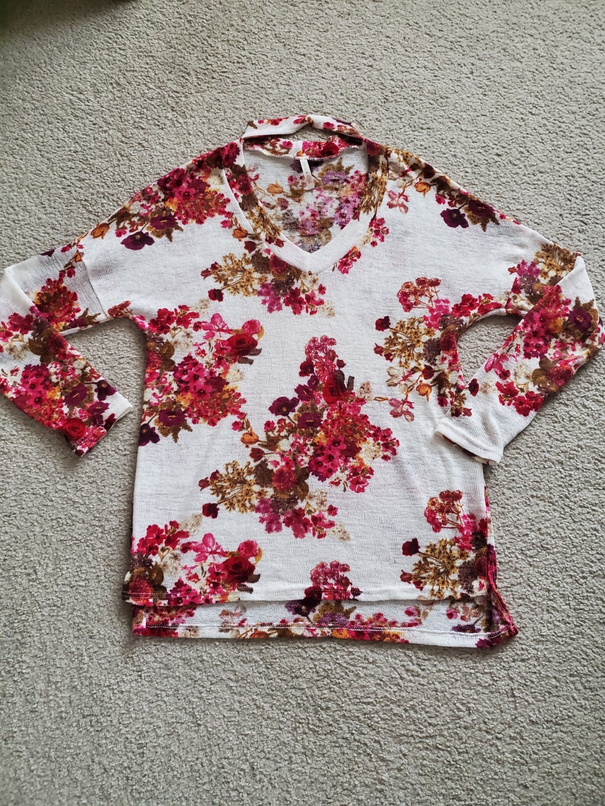 Lime n Chili Sz M Off White Red Floral Pullover Stretch Sweater Necktie Necklin