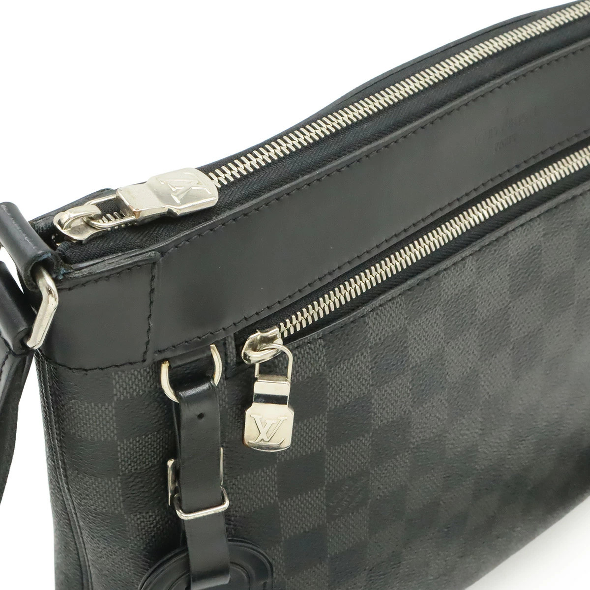 Louis Vuitton Damier Graphite N40003 Shoulder Bag Check Canvas Black #BLB1828