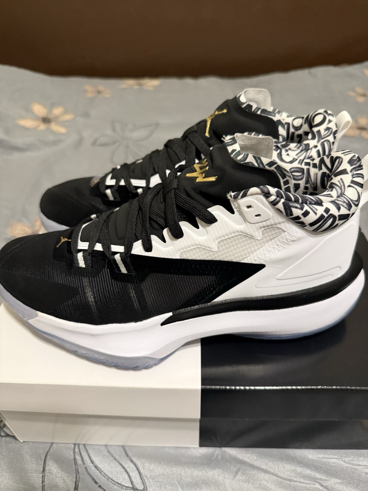 JORDAN ZION 1 I WHITE BLACK METALLIC GOLD DA3130 002 Men’s SZ 9.5 NEW W Box