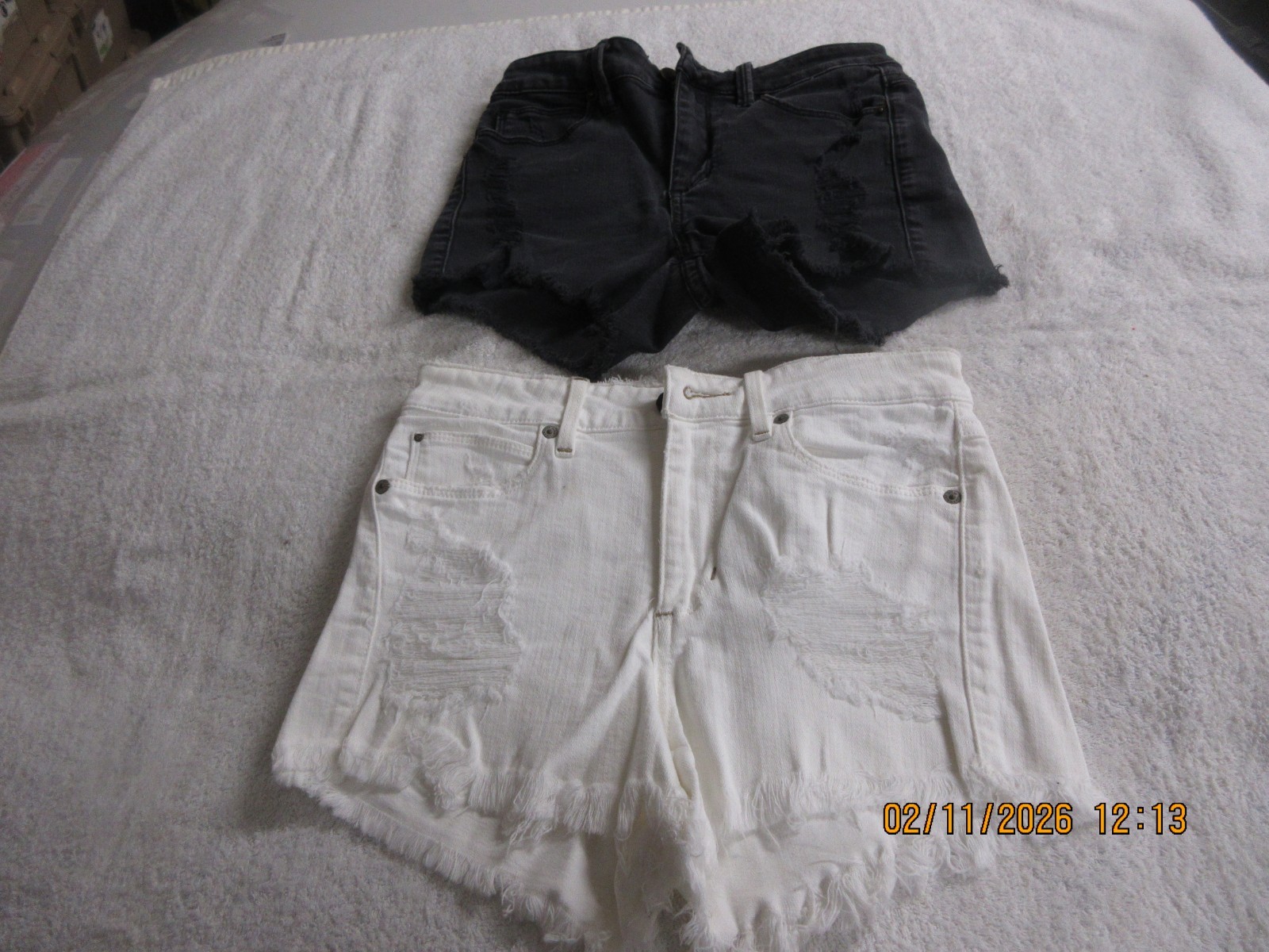 Guess Ladies Shorts , Size 25 , Black (1) , White (1) , Set of 2