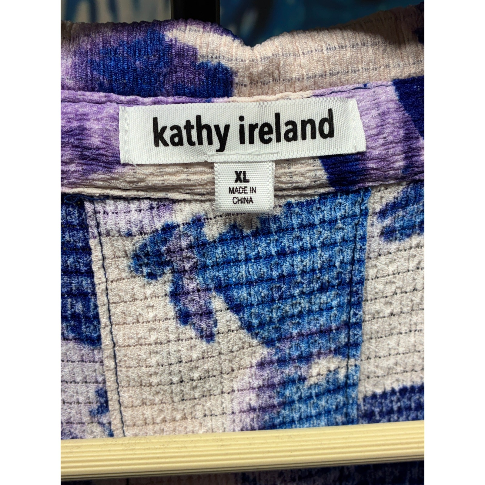 Kathy Ireland Indigo Floral Textured Button Front Blouse Women’s XL Short Sleeve