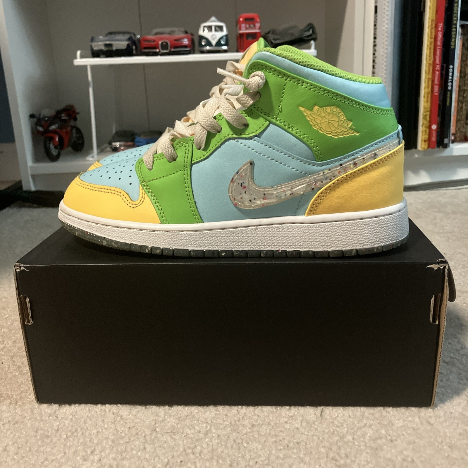 Nike Air Jordan 1 Mid SE Recycled Grind GS Size 4.5Y Glacier Ice Blue DX4368 400