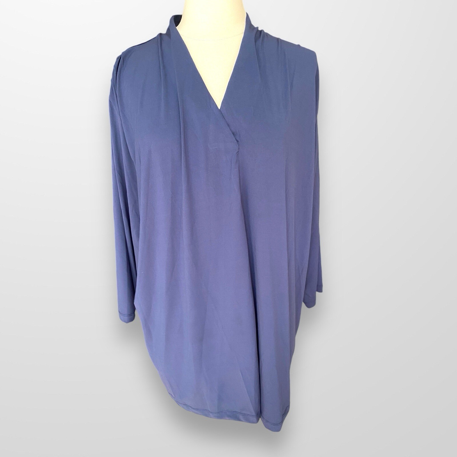 Jessica London Sz 26 / 28 Top Shirt Blouse Slinky Flowy Stretch Blue 3/4 Sleeve
