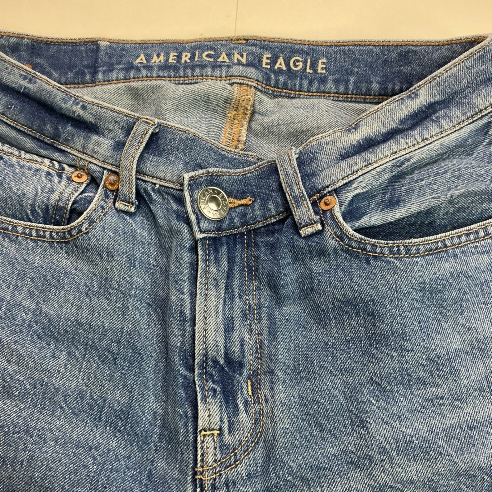 American Eagle Blue Baggy Jean Womens 2 Mid Rise Wide Leg Medium Wash Distressed