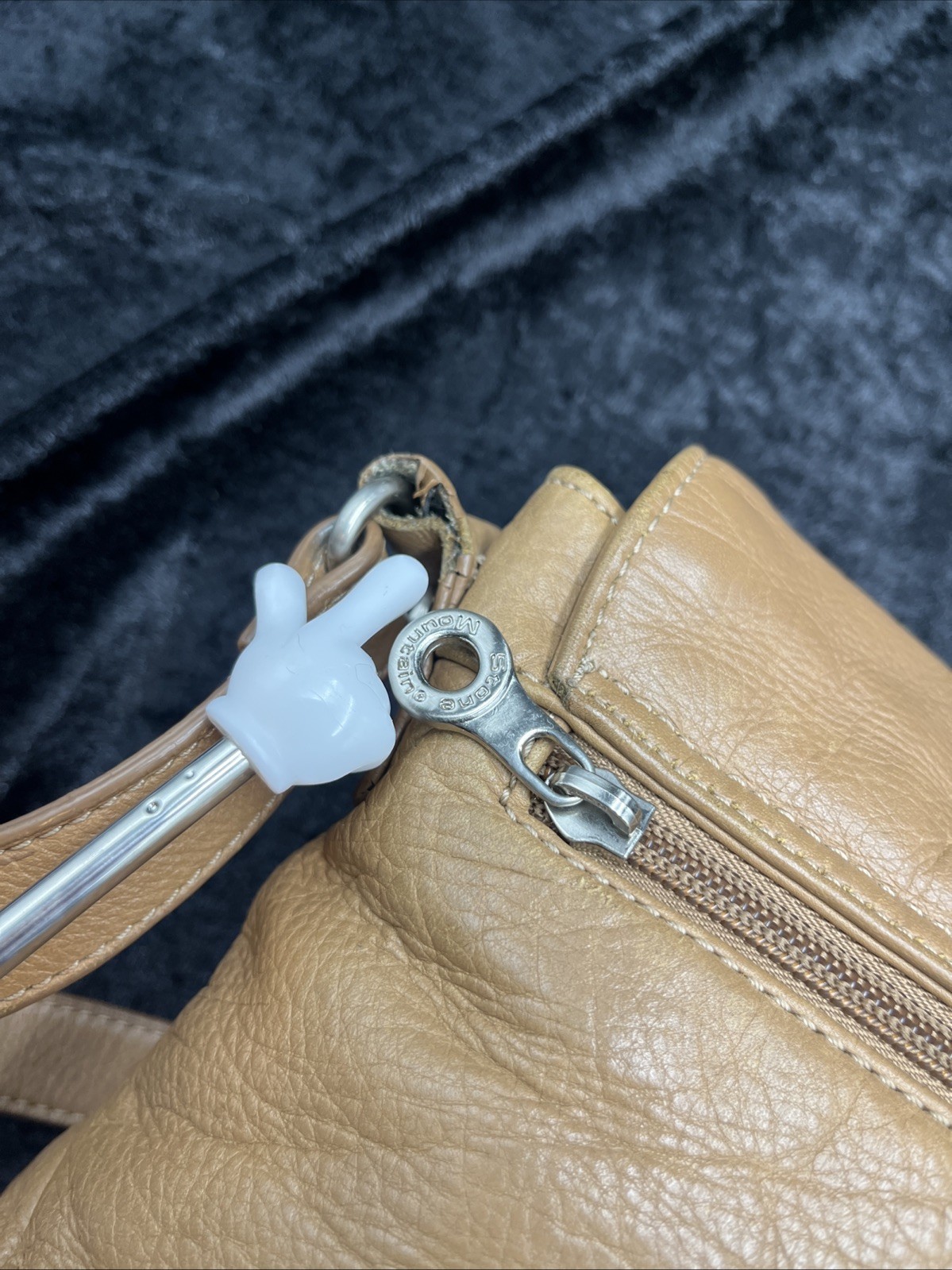 Stone Mountain Genuine Leather Shoulder Bag Buckle Accent & Key Fob Vintage