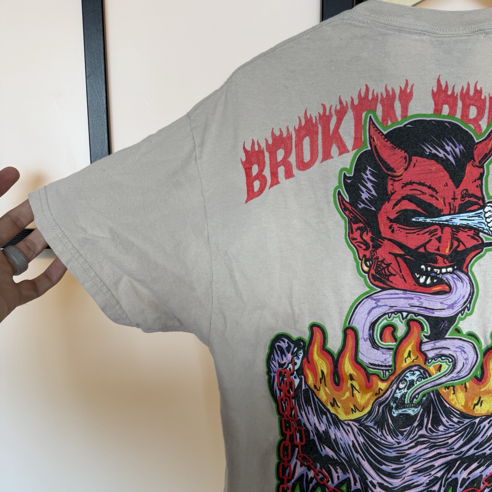 Broken Promises WORST IN ME TEE SAND size large 100% cotton Never Forgive forget