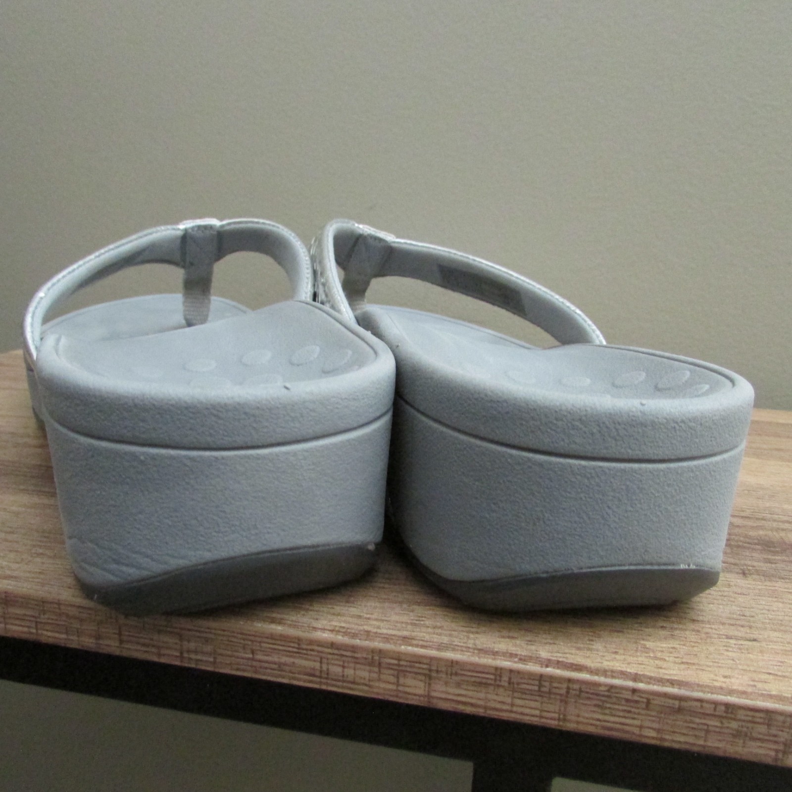 Vionic Zuma silver Platform Wedge Thong Flip Flop sandals Comfort-sz 9