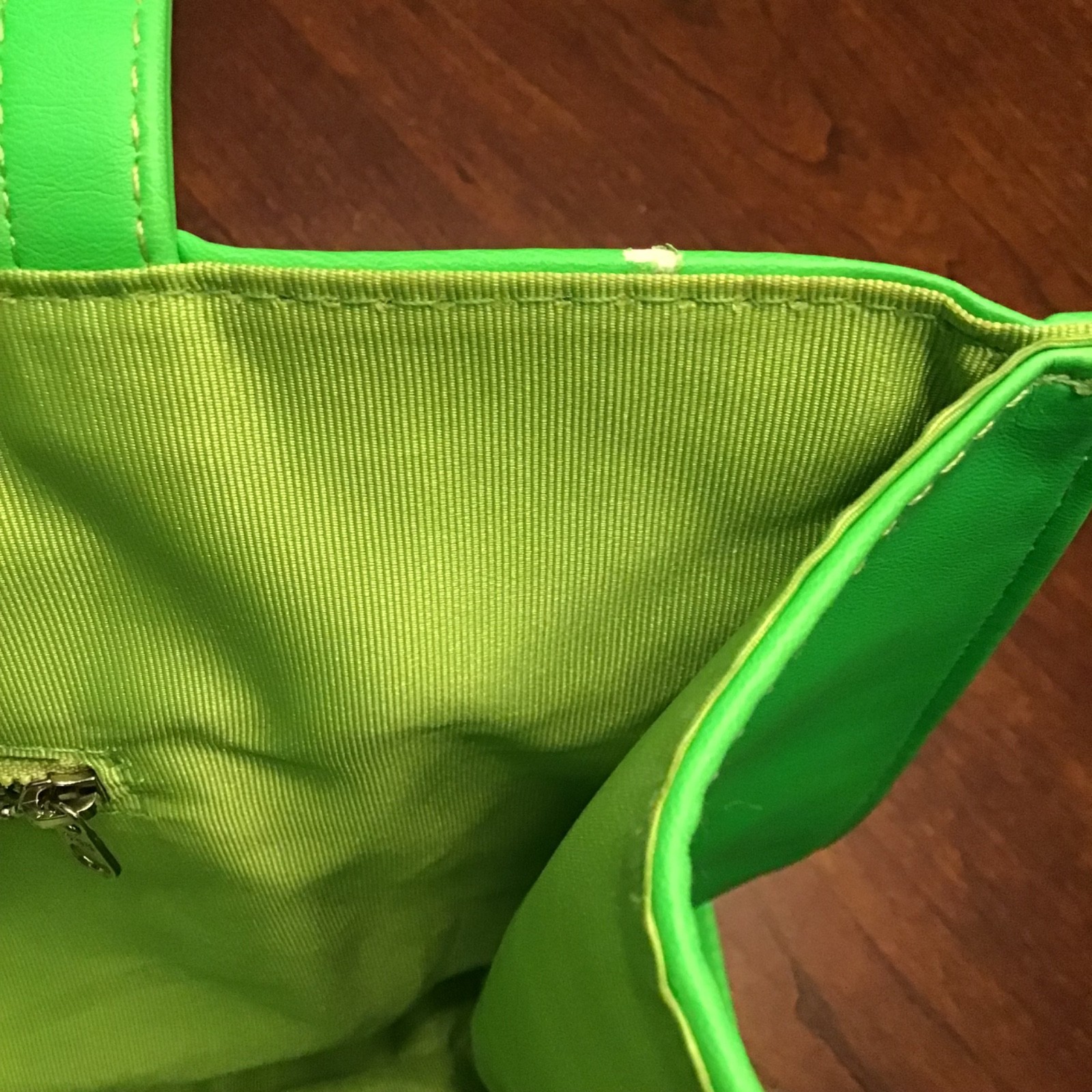 Telfar Green Medium Tote Bag with Logo, Magnetic Closure, Inner Pockets New
