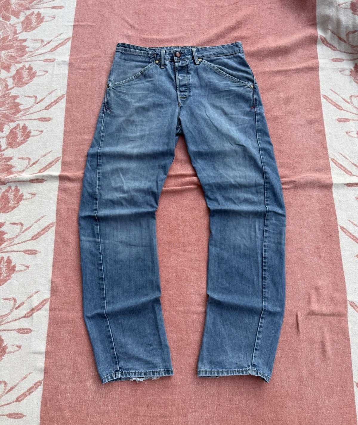 Vintage Y2K European engineered button fly Levi’s