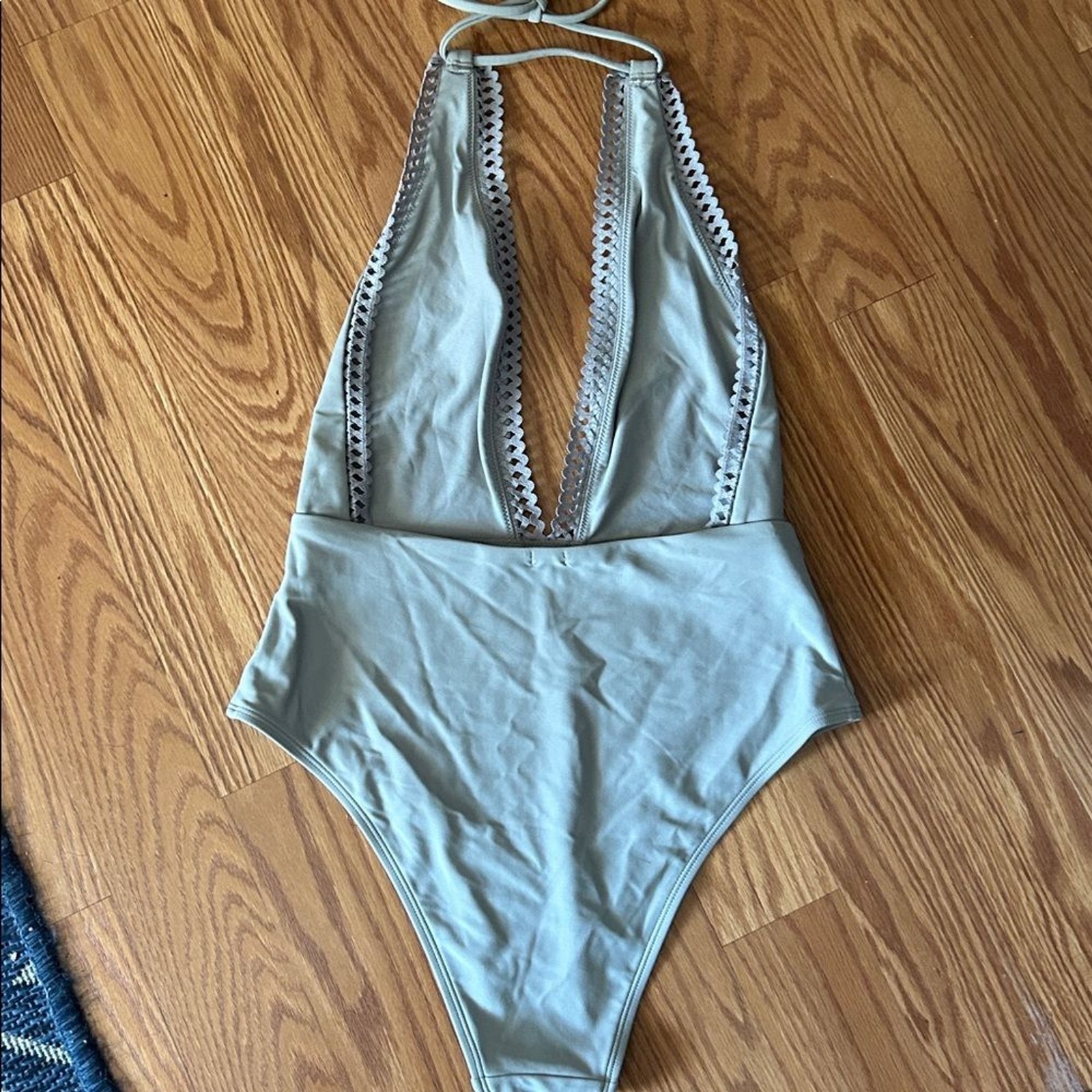 Aerie Deep Plunge V Neck One Piece Bathing Suit Women’s size S