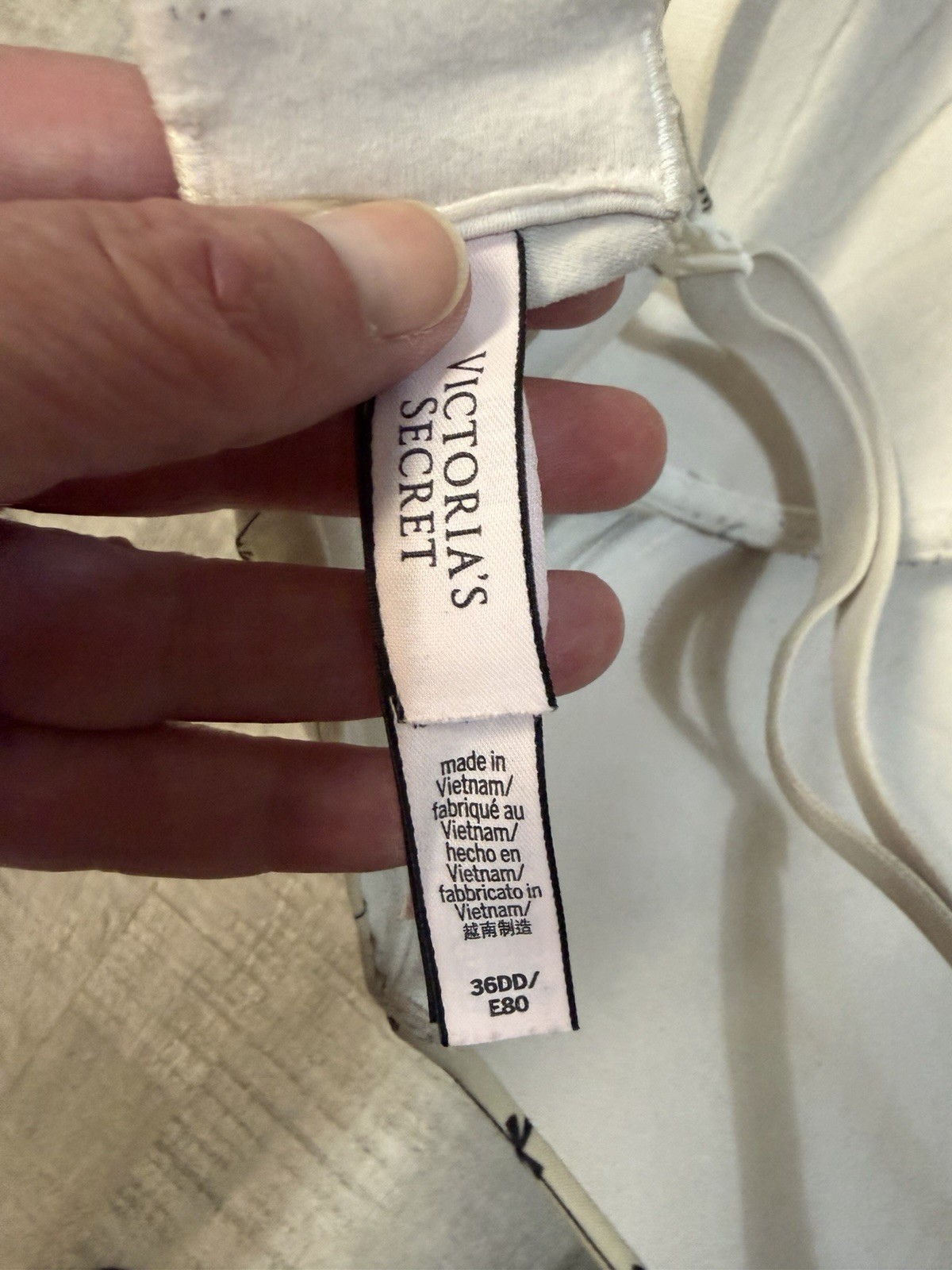 Victoria’s Secret Convertible Push Up Bra 36DD Ivory Black Bow Print Underwire