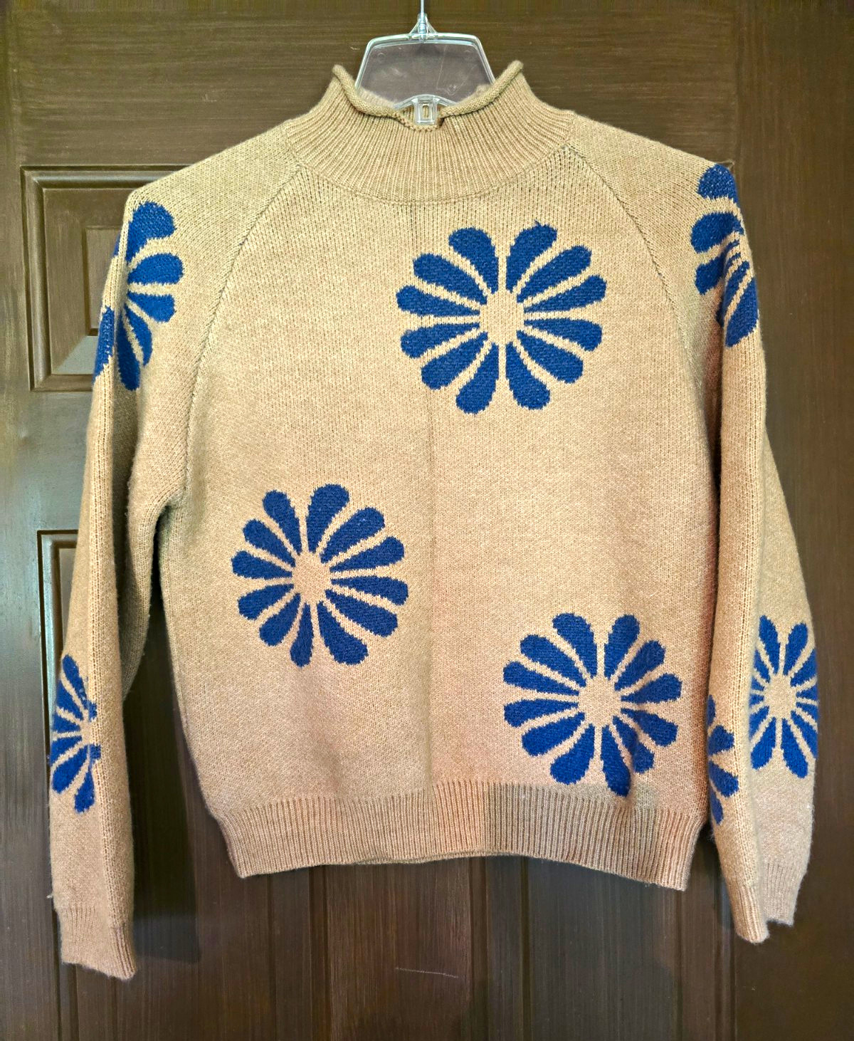 Women’s M Flower Power Sweater
