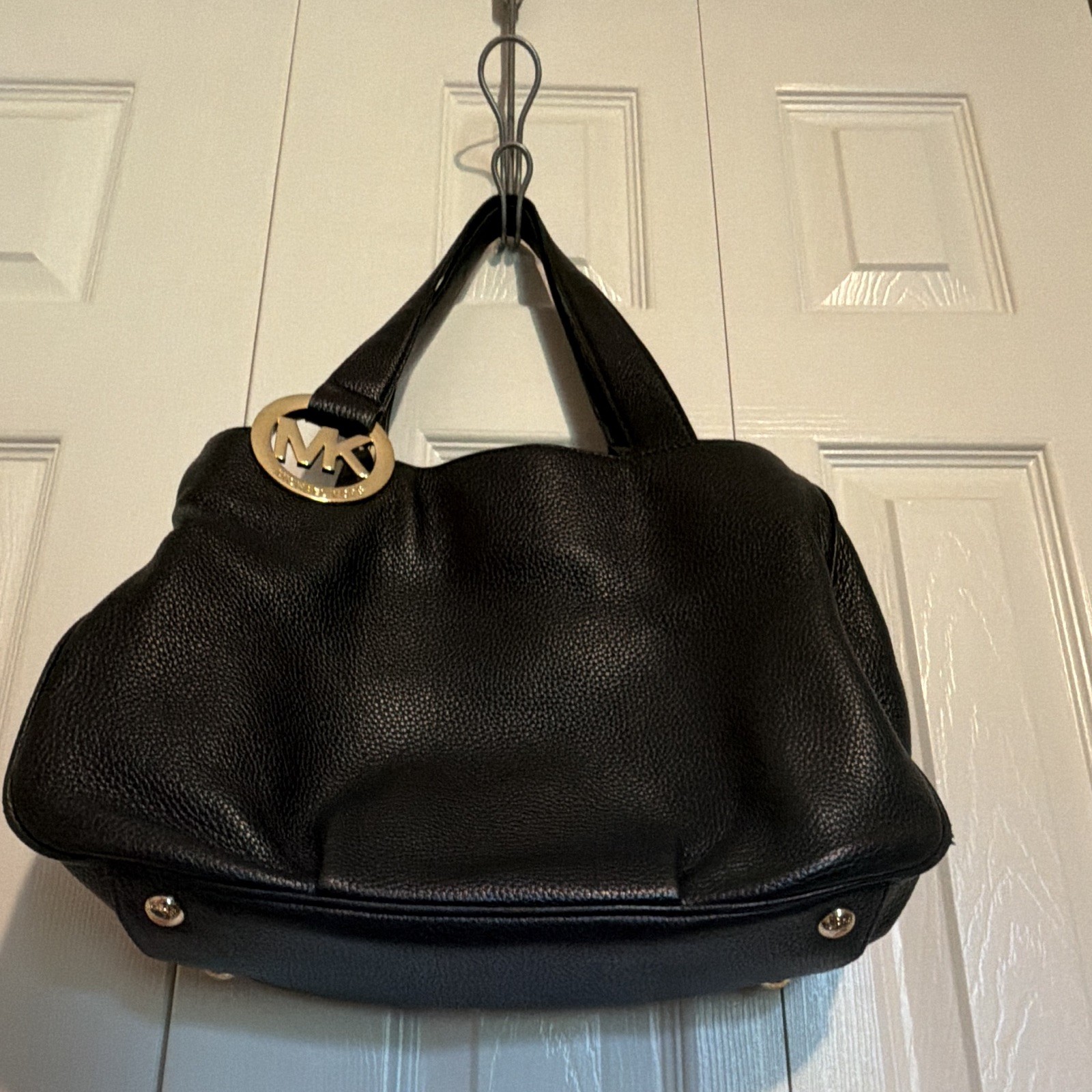 Michael Kors Black Pebbled Shoulder Bag Gold Hardware Logo Charm Zip Magnetic