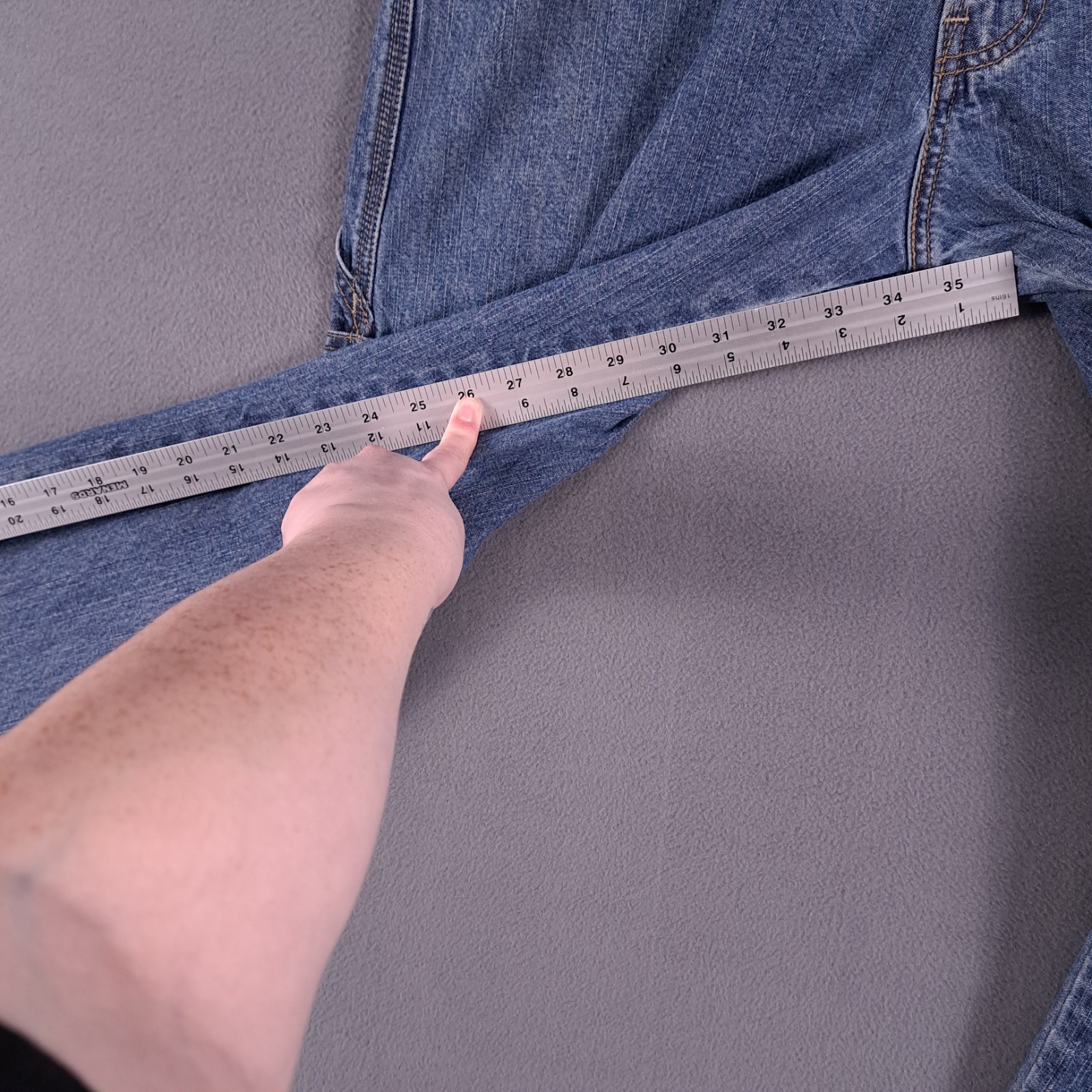 Signature Levis Jeans Mens 34 X 34 Blue Denim Carpenter Hammer Loop Workwear