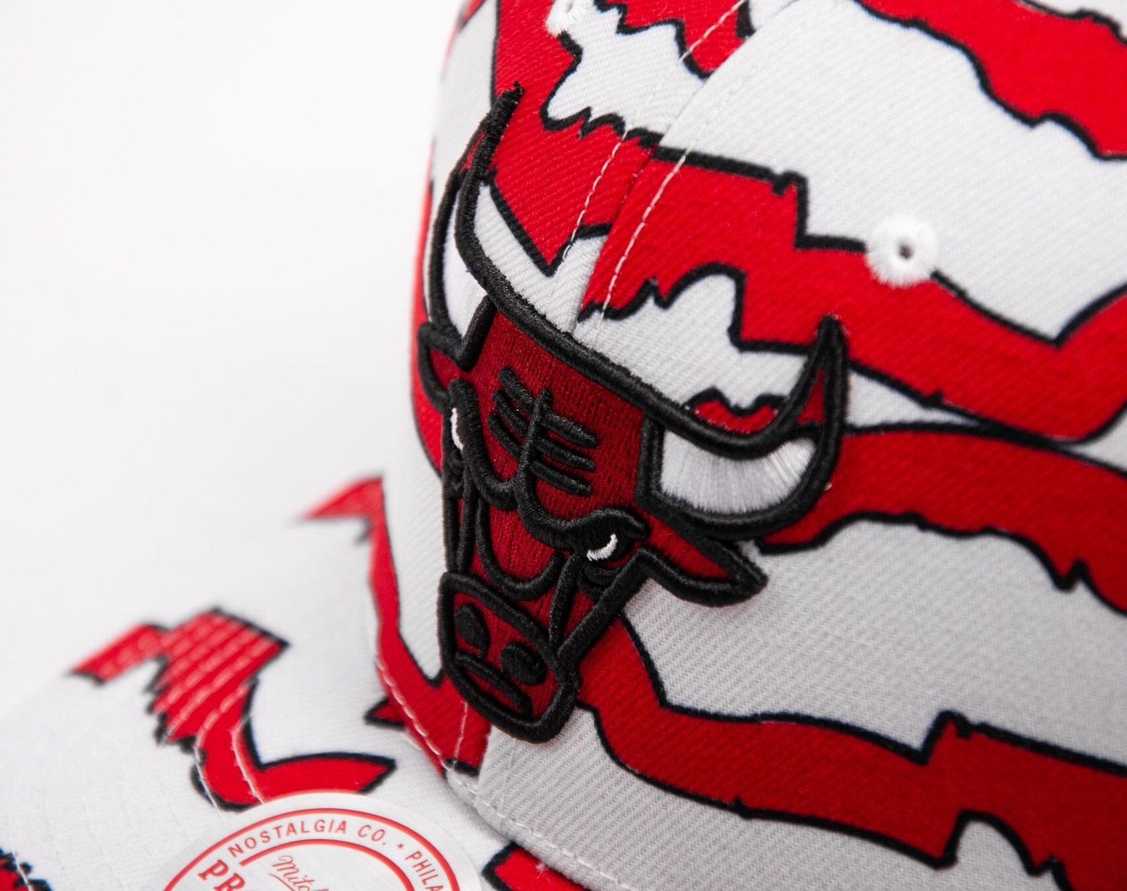 MENS MITCHELL & NESS NBA KROOKZ PRO SNAPBACK BULLS – WHITE-RED