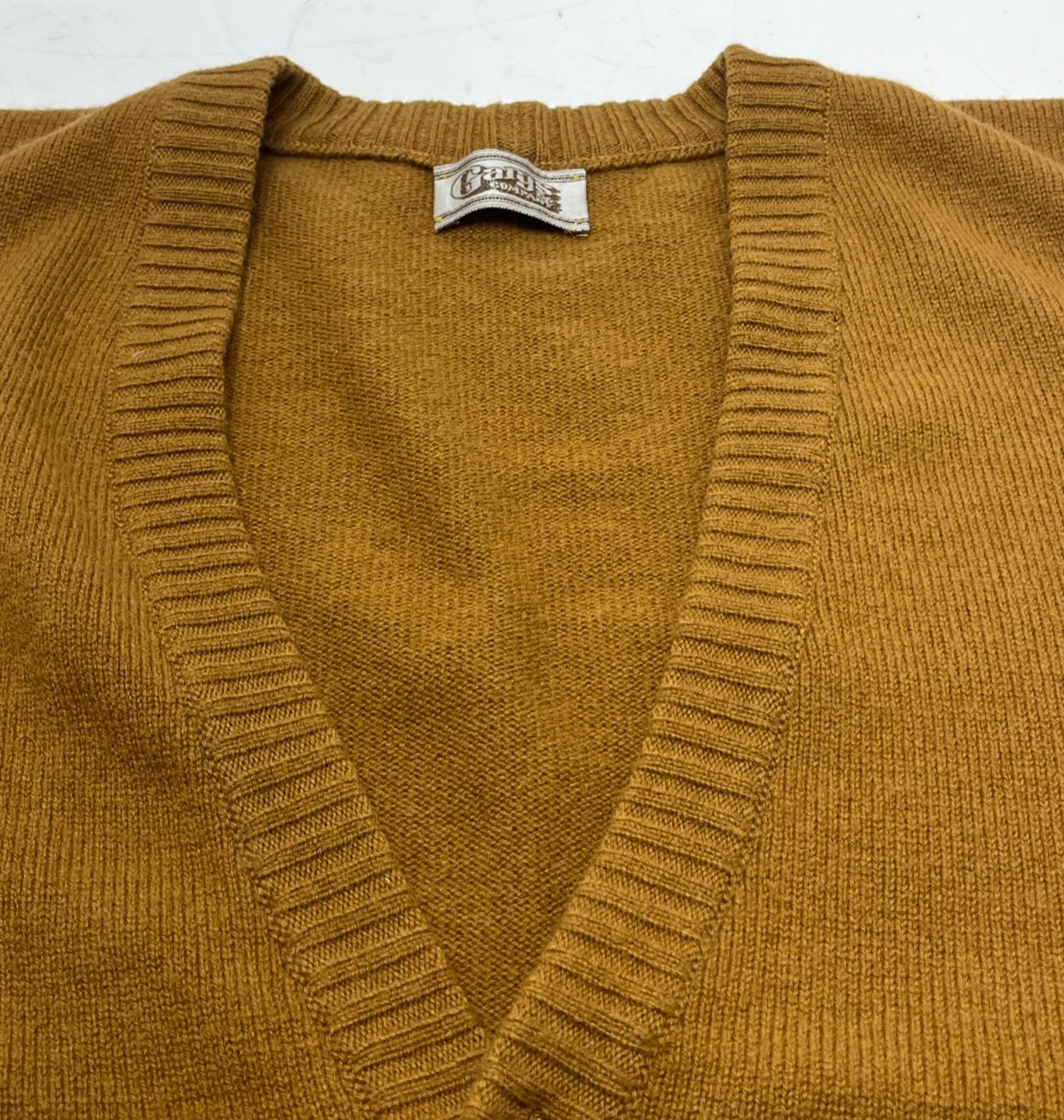 Grandpa core Scotland vtg Gary & Co. brown lambswool vneck sweater 42″ 107cm men