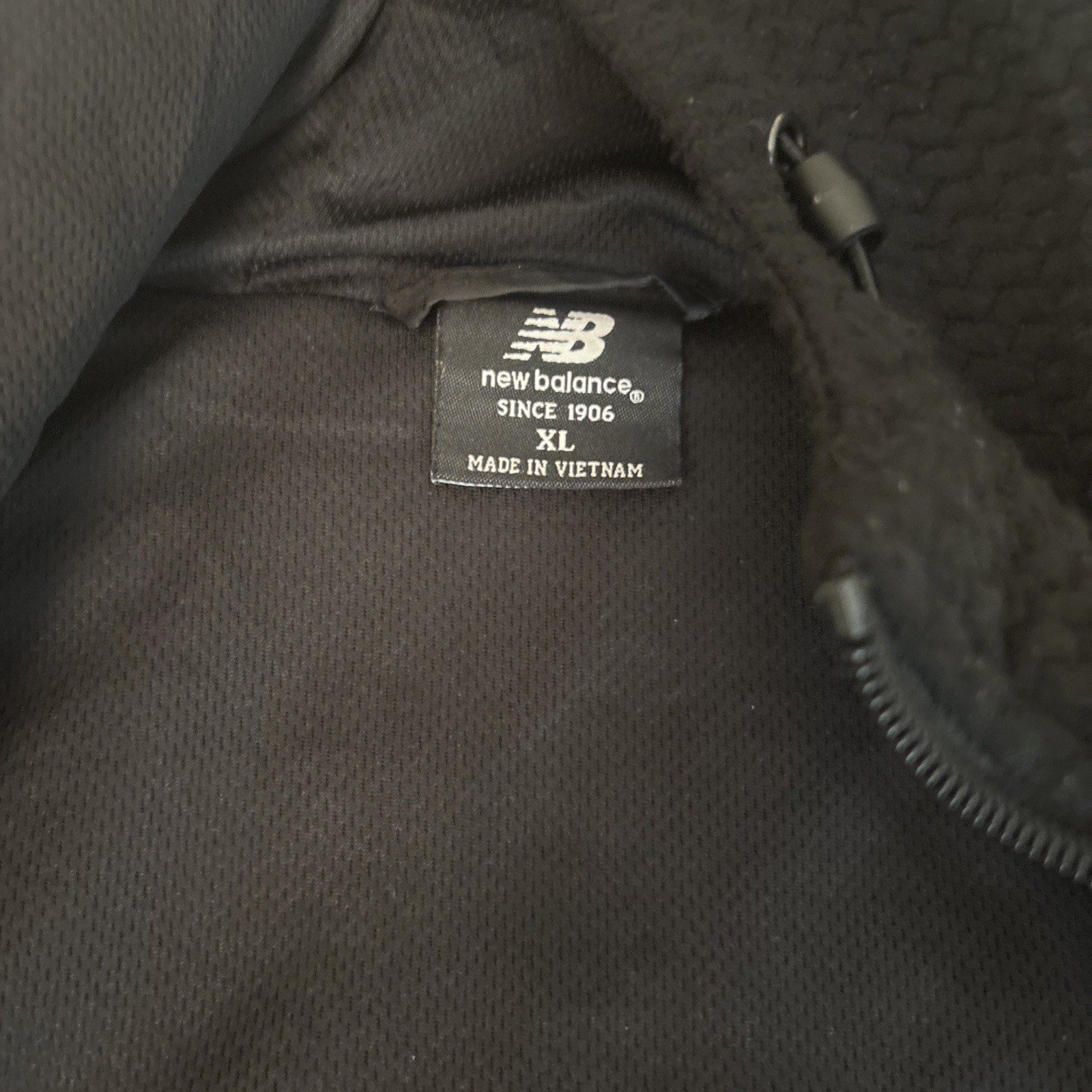 New Balance Athletic Hooded Textured Fabric Black Jacket Men’s Size XL