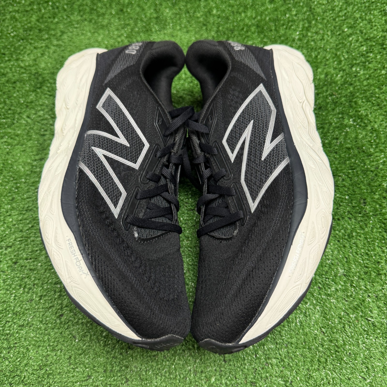 New Balance Fresh Foam X 880v14 Shoes Womens 10.5 Black Sea Salt Silver Metallic