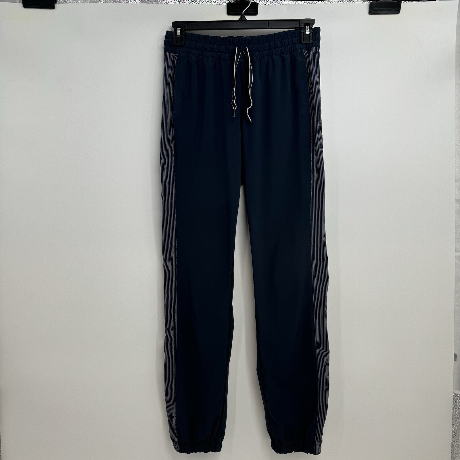 LULULEMON Lightweight Swift Fabric Side Stripes Jogger Pants Size 6