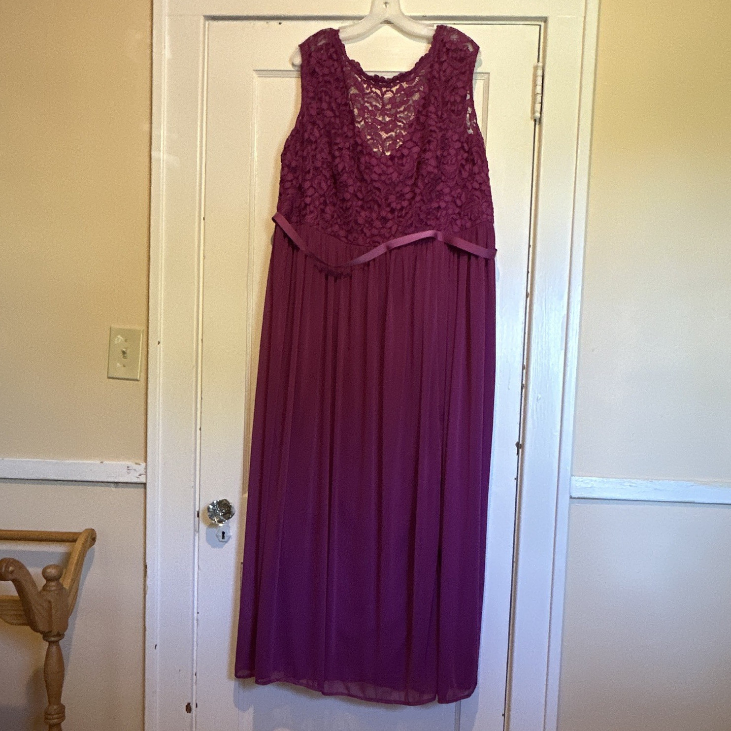 David’s Bridal Raspberry Lace Sleeveless Bridesmaid Dress Size 24 Plus F19328