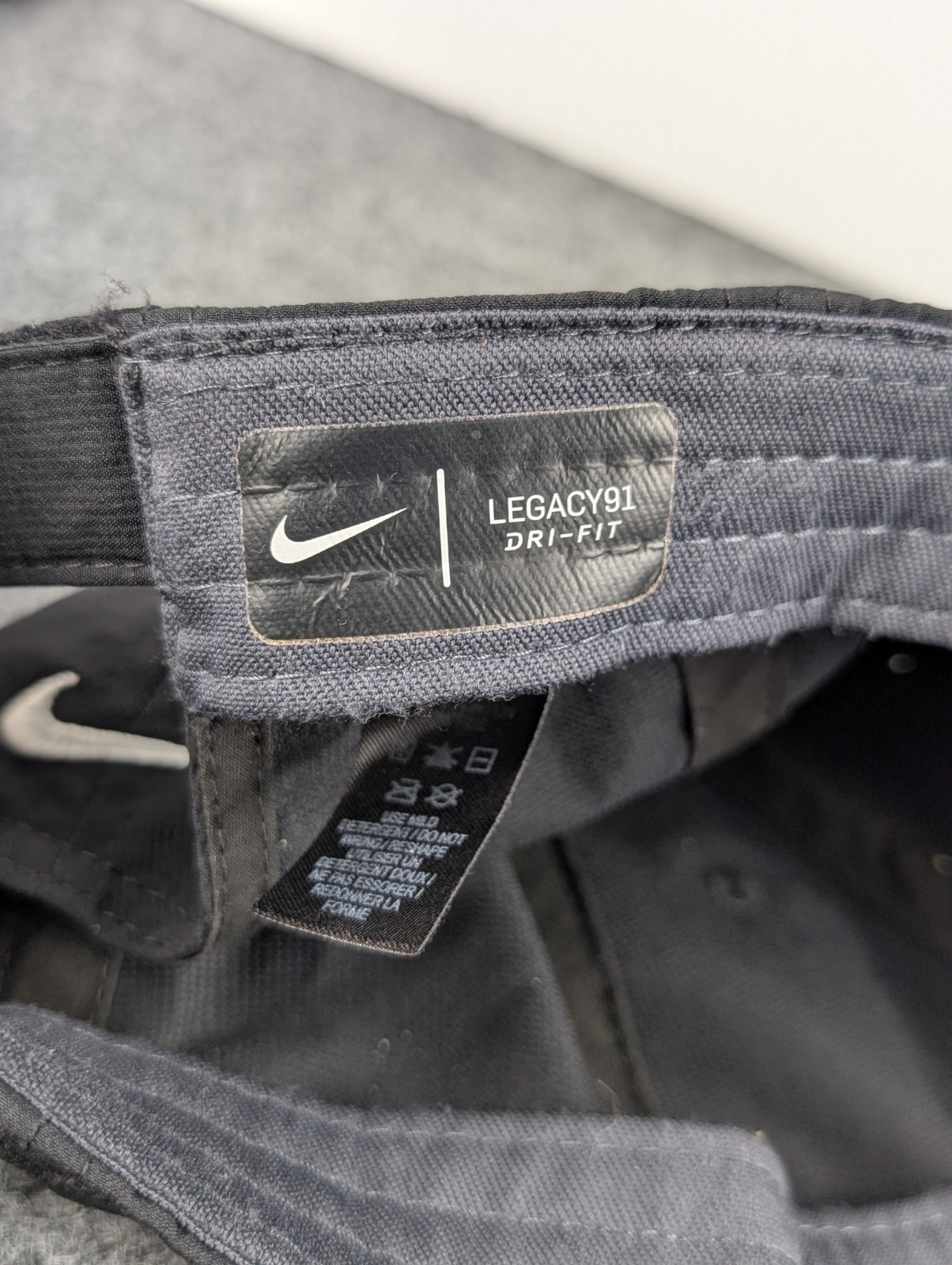 Nike Hat Cap Strap Back Black Swoosh Logo Legacy 91 Lightweight Dri FIT Mens
