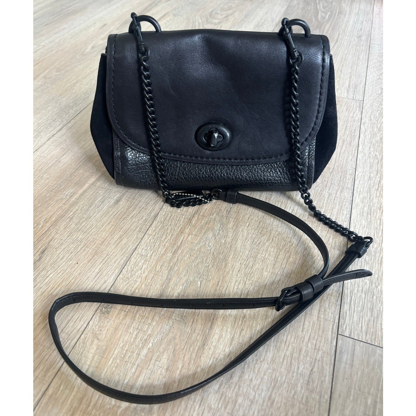 COACH Faye Crossbody Purse Bag All Black Pebbled Leather Flap F1880-F22349