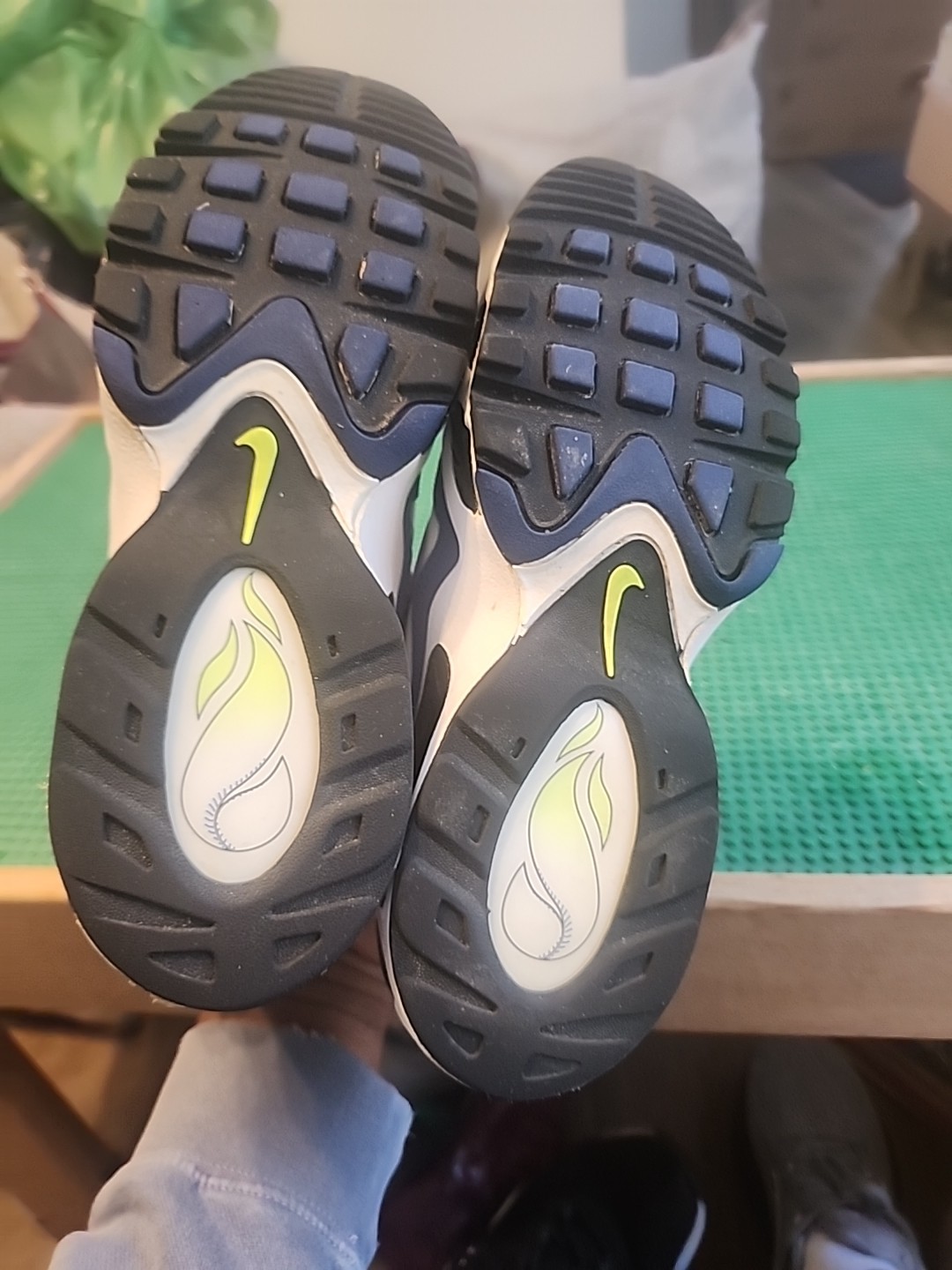 Nike Air Griffey Max 1 DS Size 6Y Varsity Royal Black Volt DJ5161-400