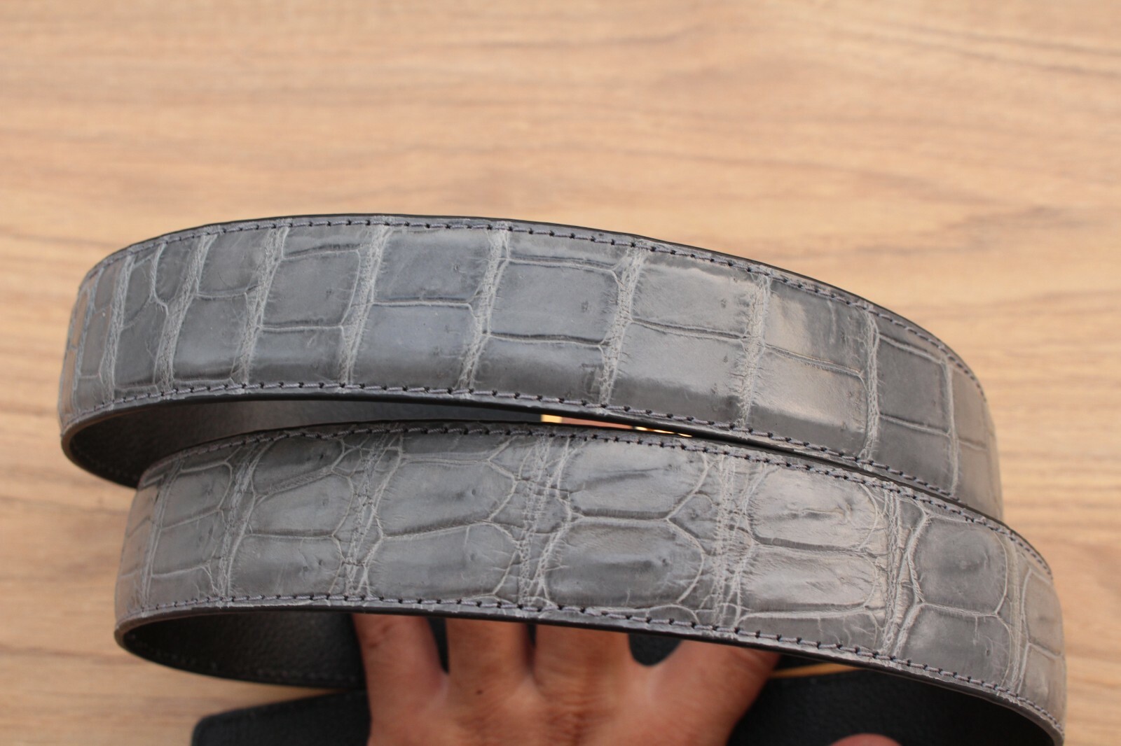 Gray Alligator Crocodile Print LEATHER Skin Men’s Belt – W 1.3 inch