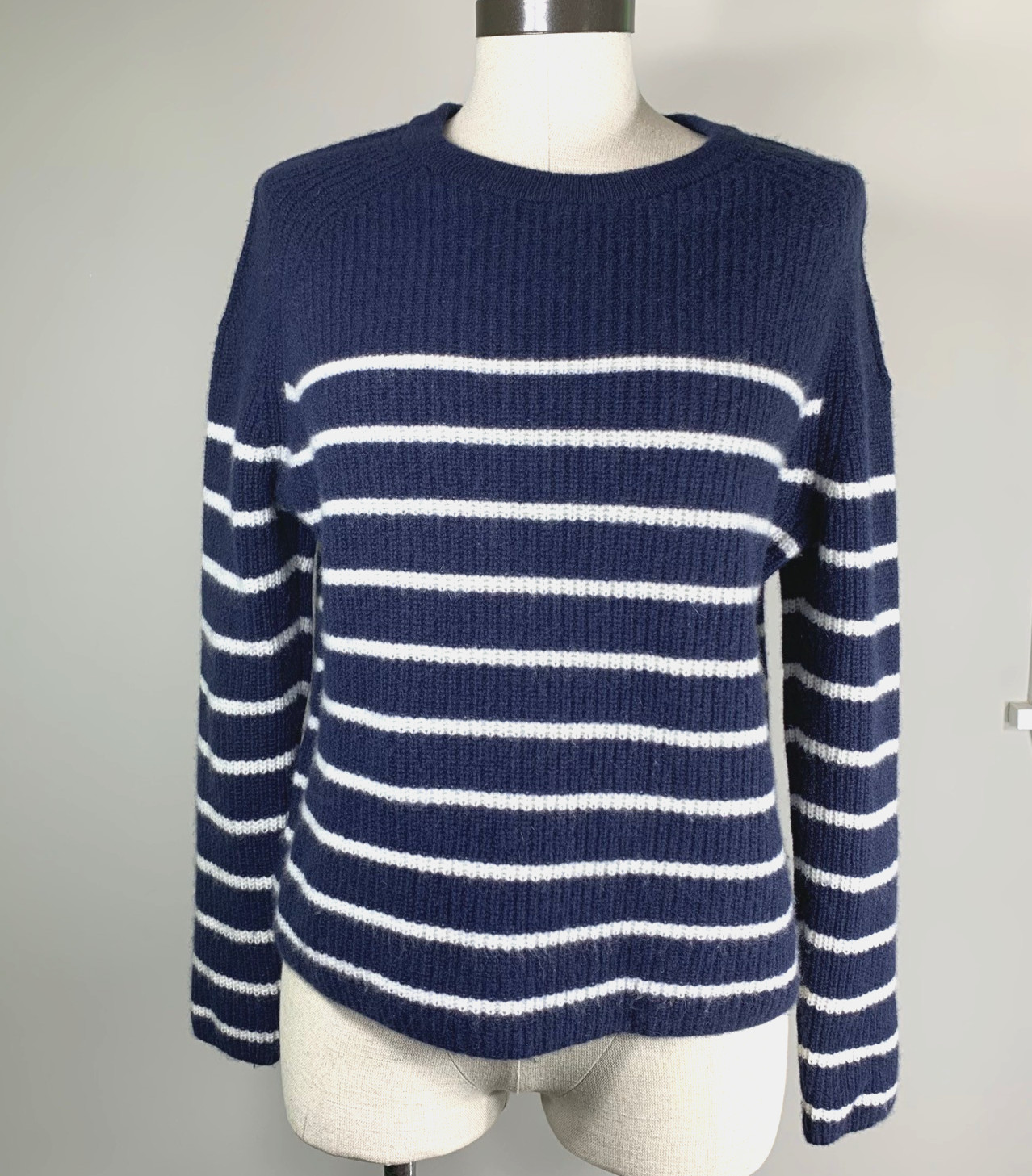 Evereve Cashmere Sweater Stripe Pullover Women’s Size Xs Navy White