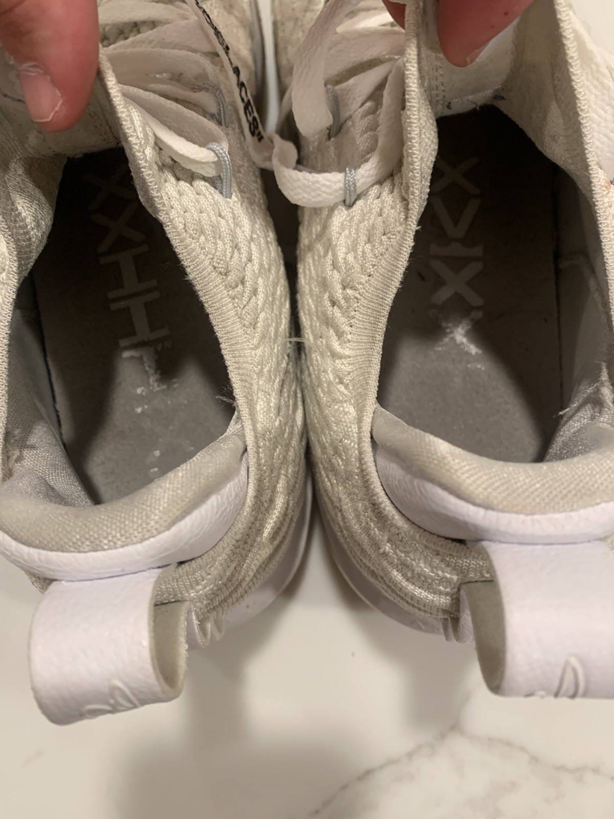 Nike Lebron XV low metallic silver-white in very good condition