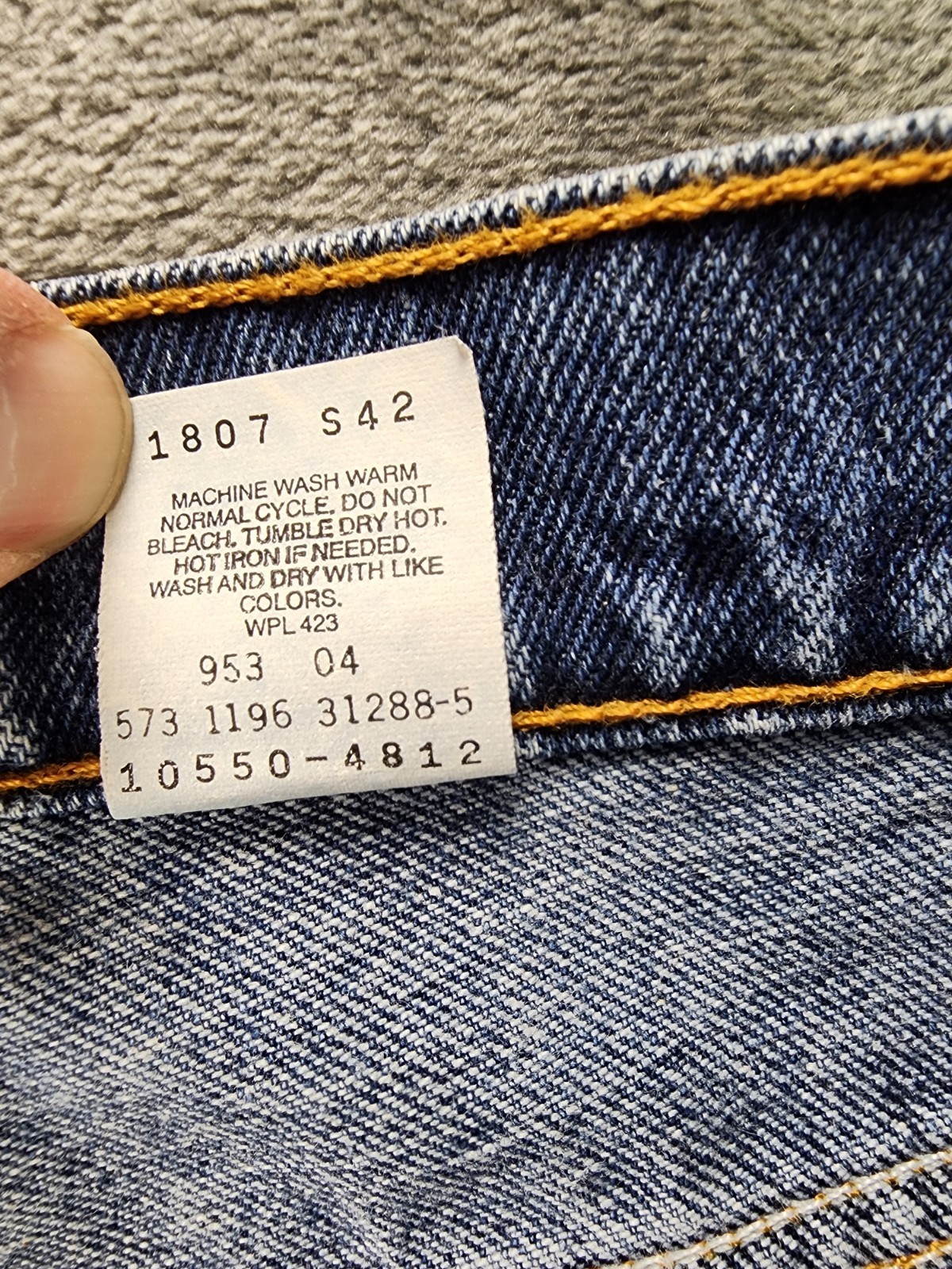 Vtg. 90s Levis Jeans Junior 11 Long 30Wx29L Measured Relaxed High Rise Mom US