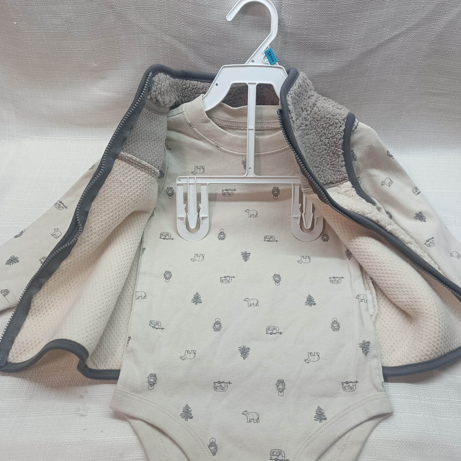 Carter’s Boys 2pc Long Sleeve 1pc + Fleece Vest 24M NWT Beige No Pants