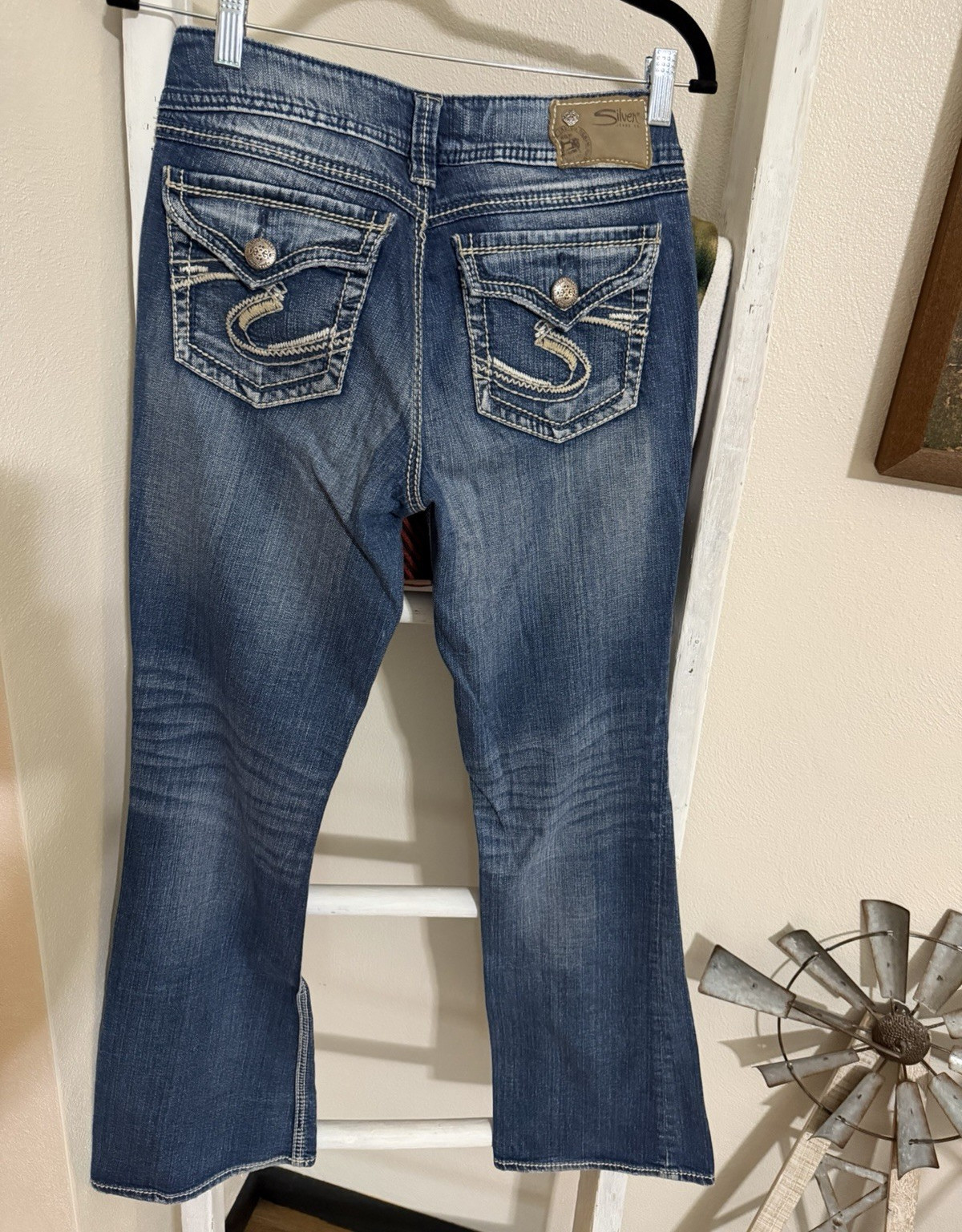 Silver Women’s Bootcut Jeans Blue Medium Wash Denim Mid Rise Slim 5-Pocket Logo