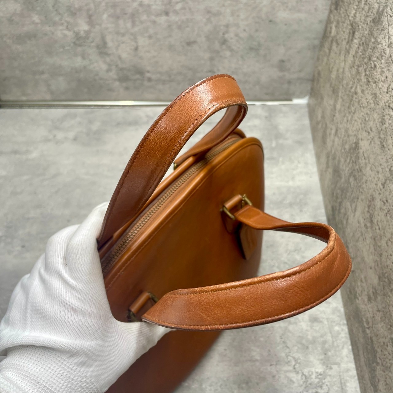 Vintage COACH 9958 Pelham Brown leather zip dome bag Half moon made in USA