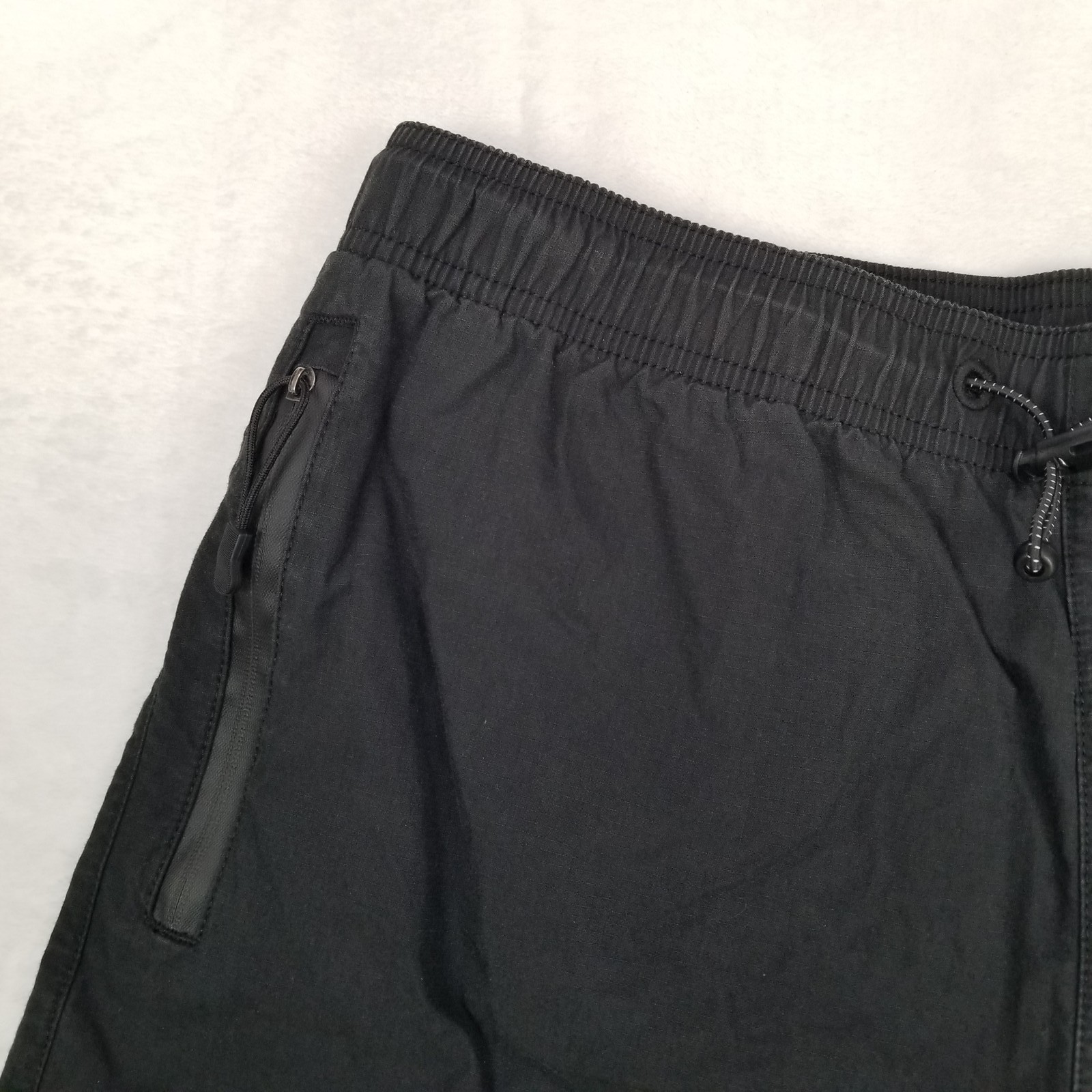 RVCA Men’s Black Hybrid Swim Athletic Shorts Size Medium Zipper Pockets Casual