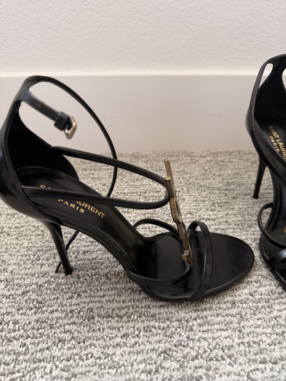 Saint Laurent YSL Sandals Size 39 Capretto glomer/gold. Nero