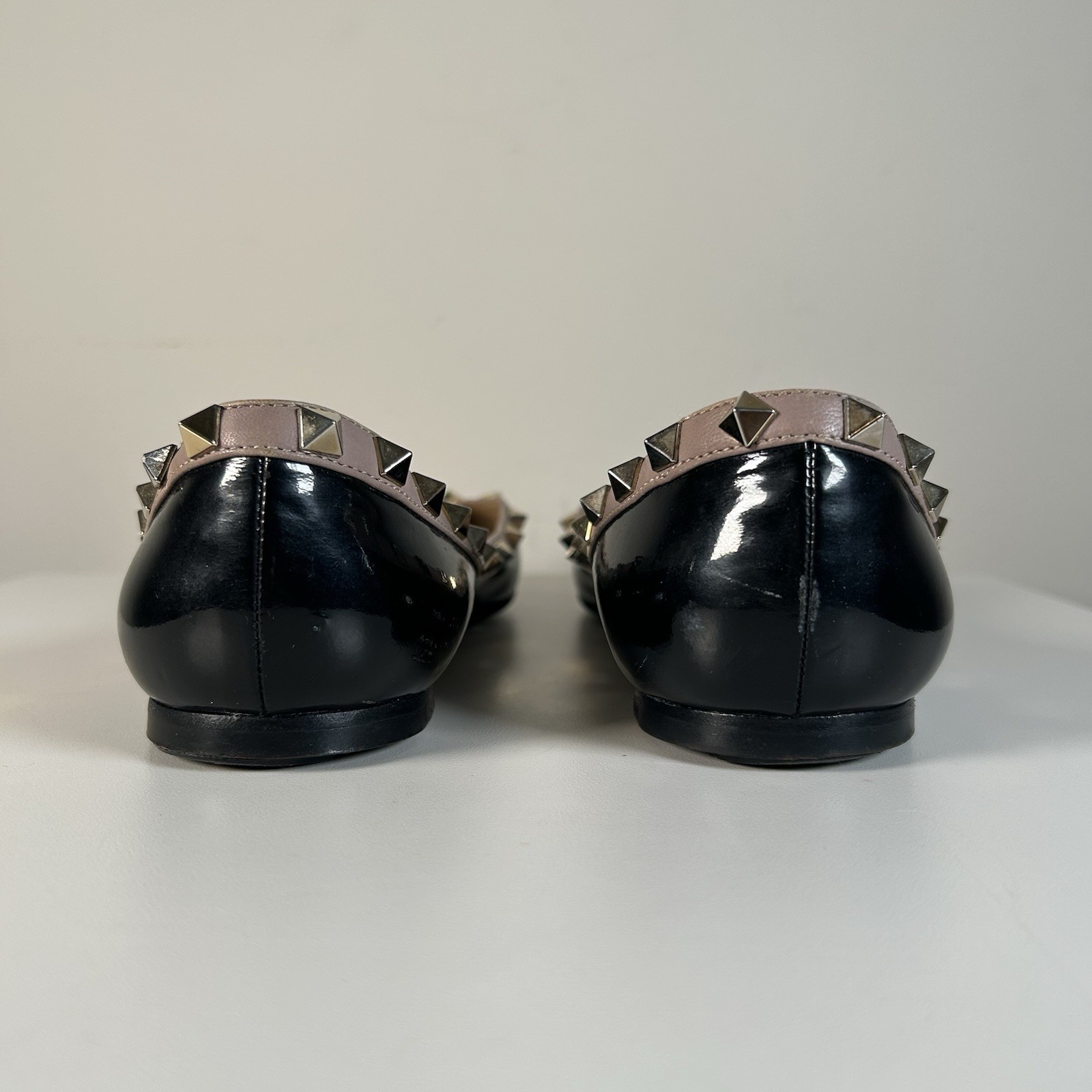 Valentino Garavani Rockstud Ballet Flats Black Pointed Toe Patent Leather Sz 39